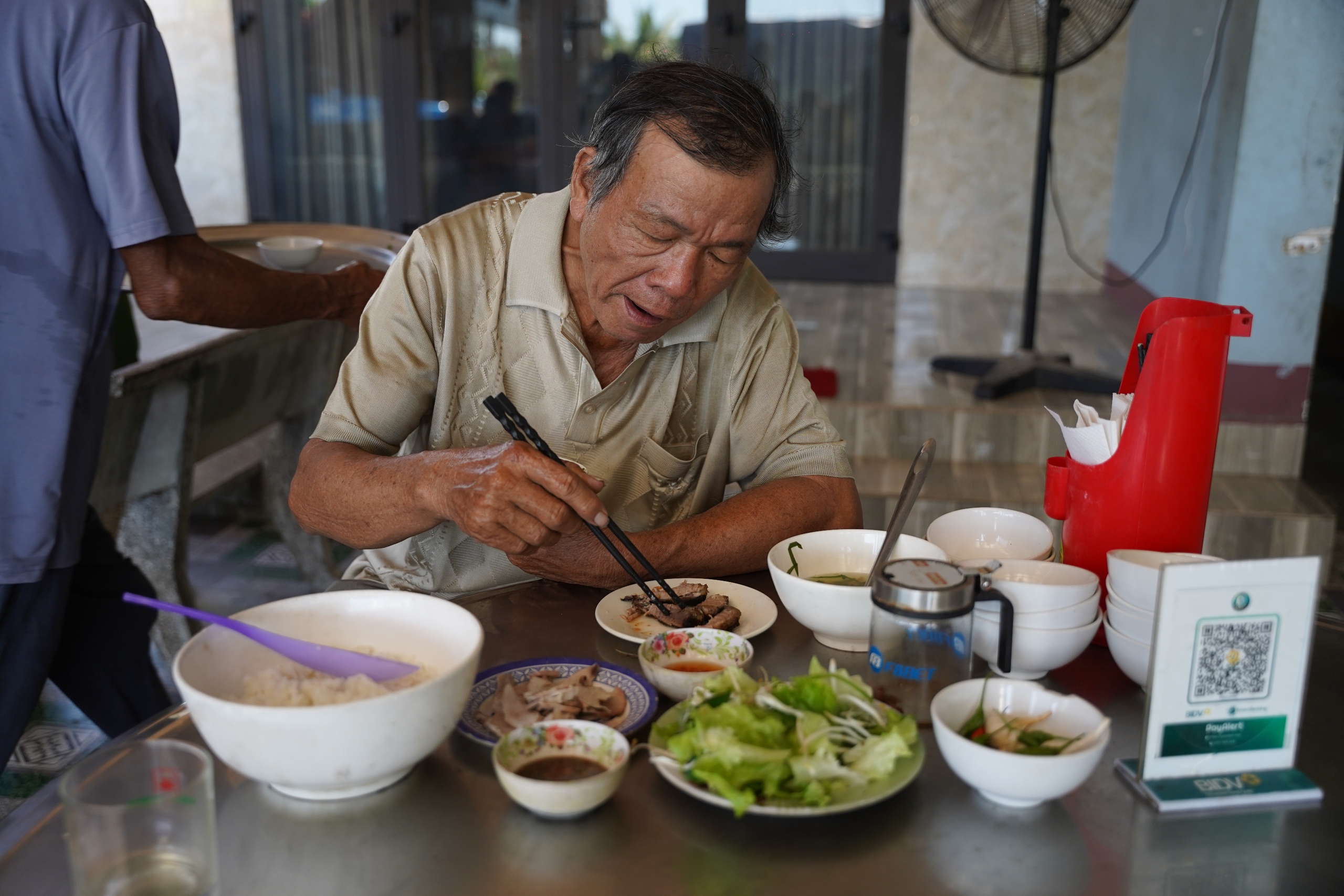 Viral budget meal in Vietnam: What’s on the plate? - Ảnh 6.