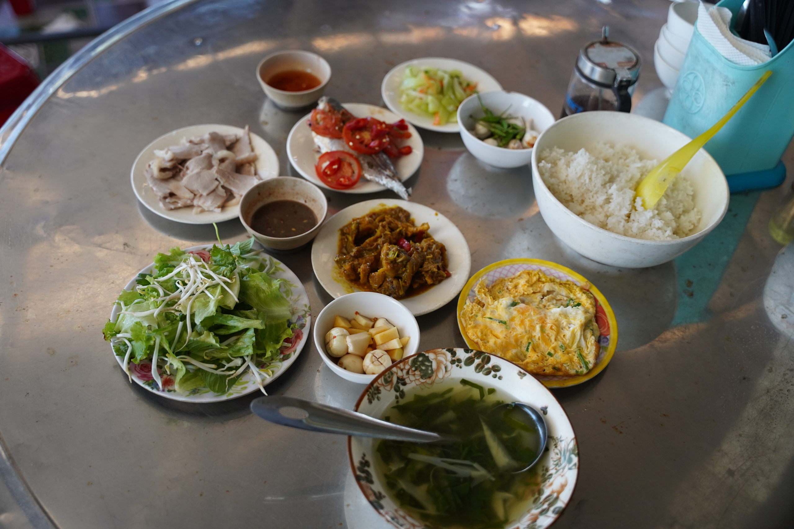 Viral budget meal in Vietnam: What’s on the plate? - Ảnh 3.