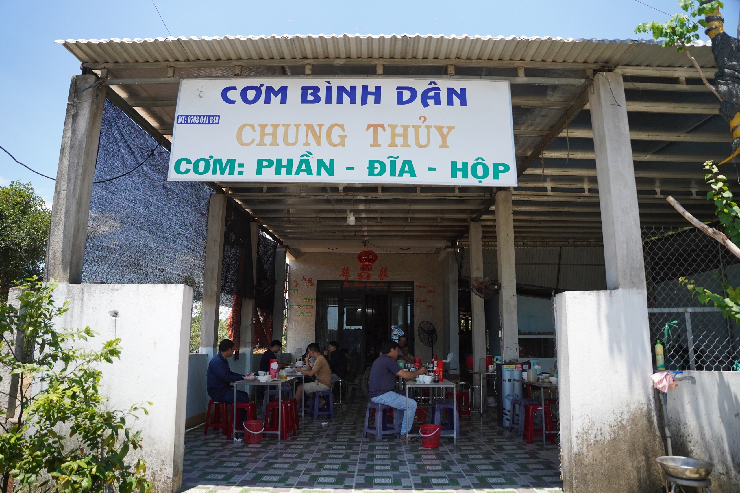 Viral budget meal in Vietnam: What’s on the plate? - Ảnh 4.