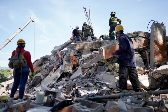 Hundreds still missing in Colombia as desperation grips earthquake rescue effort- Ảnh 1.