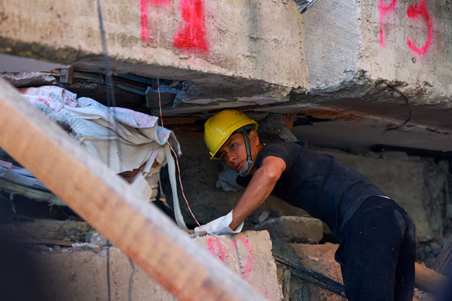 Hundreds still missing in Colombia as desperation grips earthquake rescue effort- Ảnh 2.