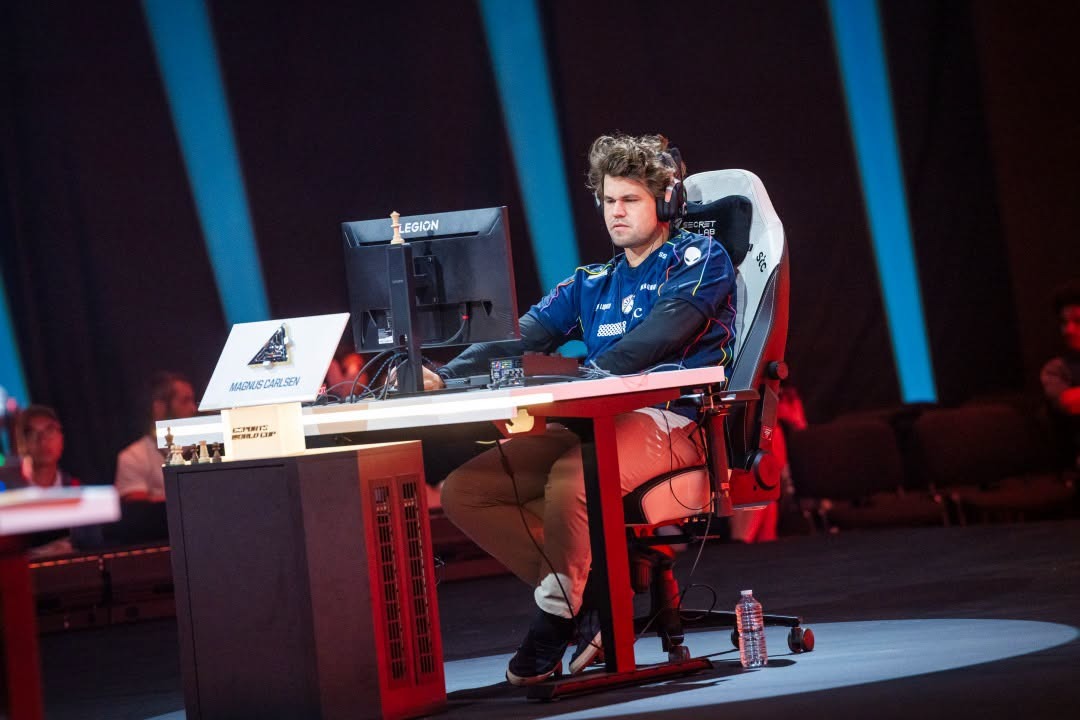 Carlsen lần thứ hai liên tiếp vô địch Esports World Cup - Ảnh 1.