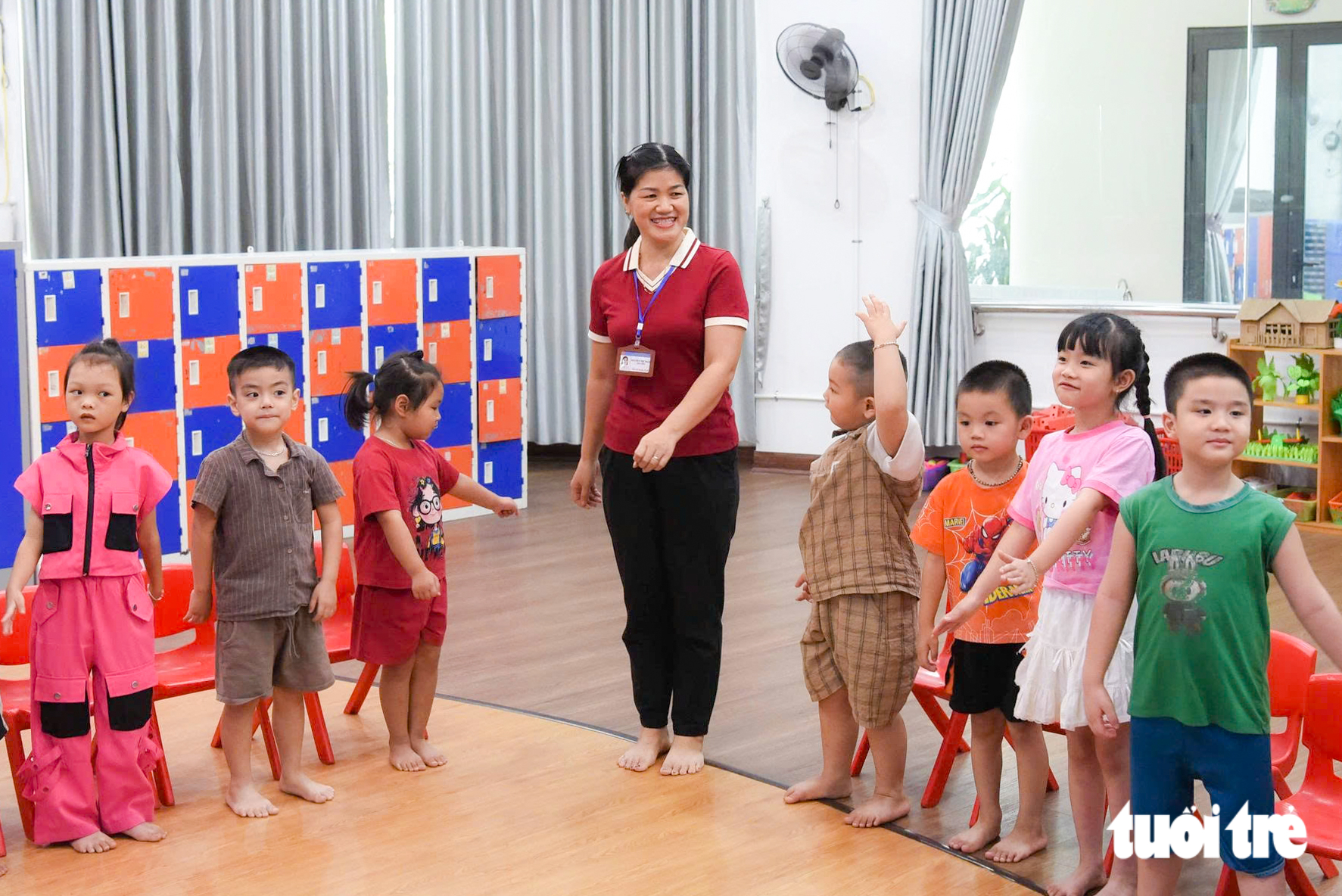 Dời trường làm sân bay Gia Bình, thầy cô 'đội nắng' chuyển lớp - Ảnh 9.