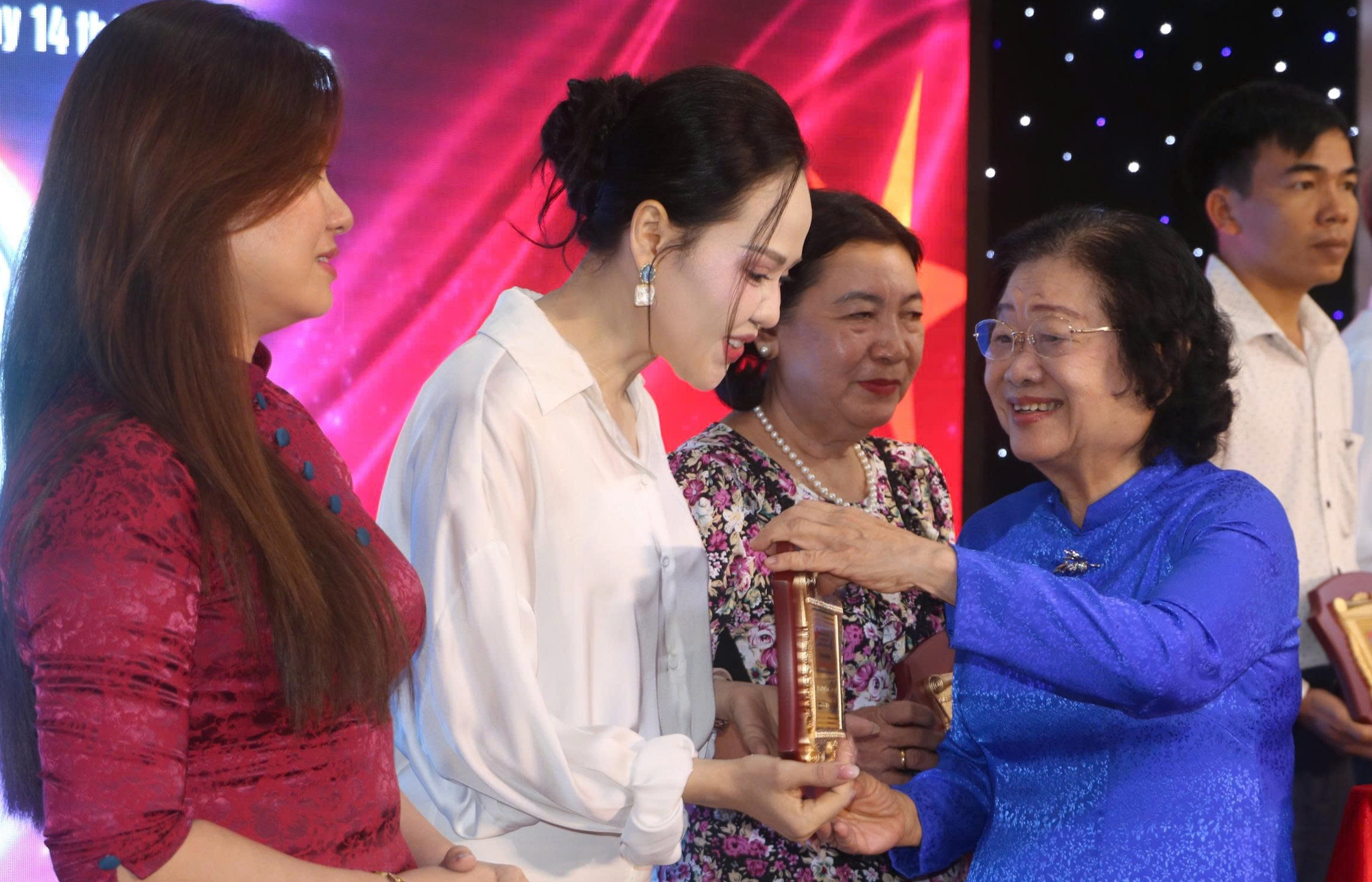 Kỷ niệm 12 năm câu lạc bộ Vì Hoàng Sa - Trường Sa thân yêu thu hút giới trẻ - Ảnh 1.