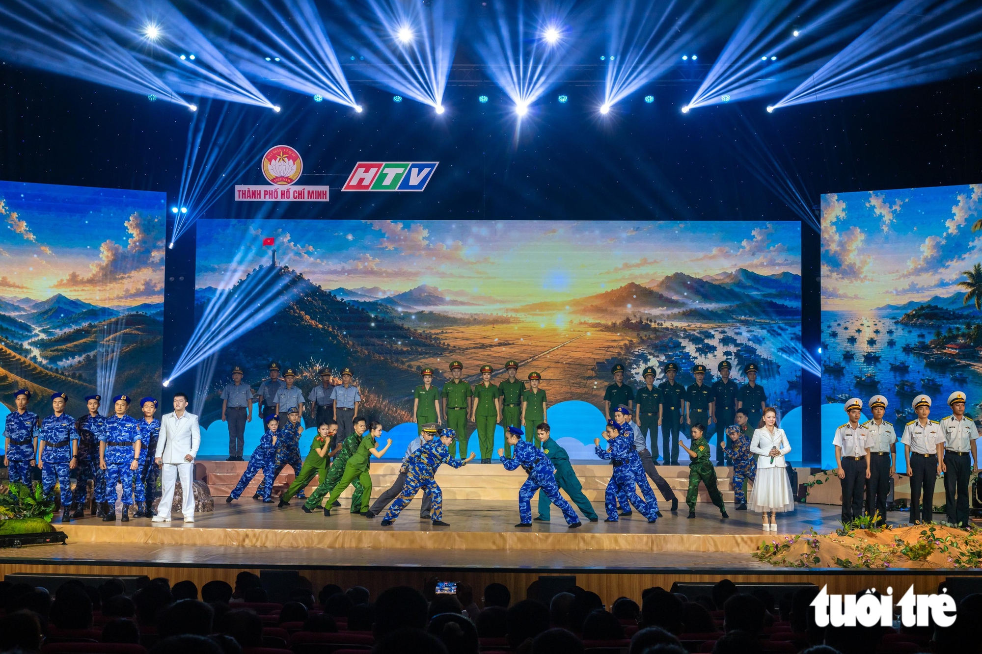 Hơn 55 tỉ đồng ủng hộ quỹ Vì biển đảo quê hương - Vì tuyến đầu Tổ quốc - Ảnh 2.