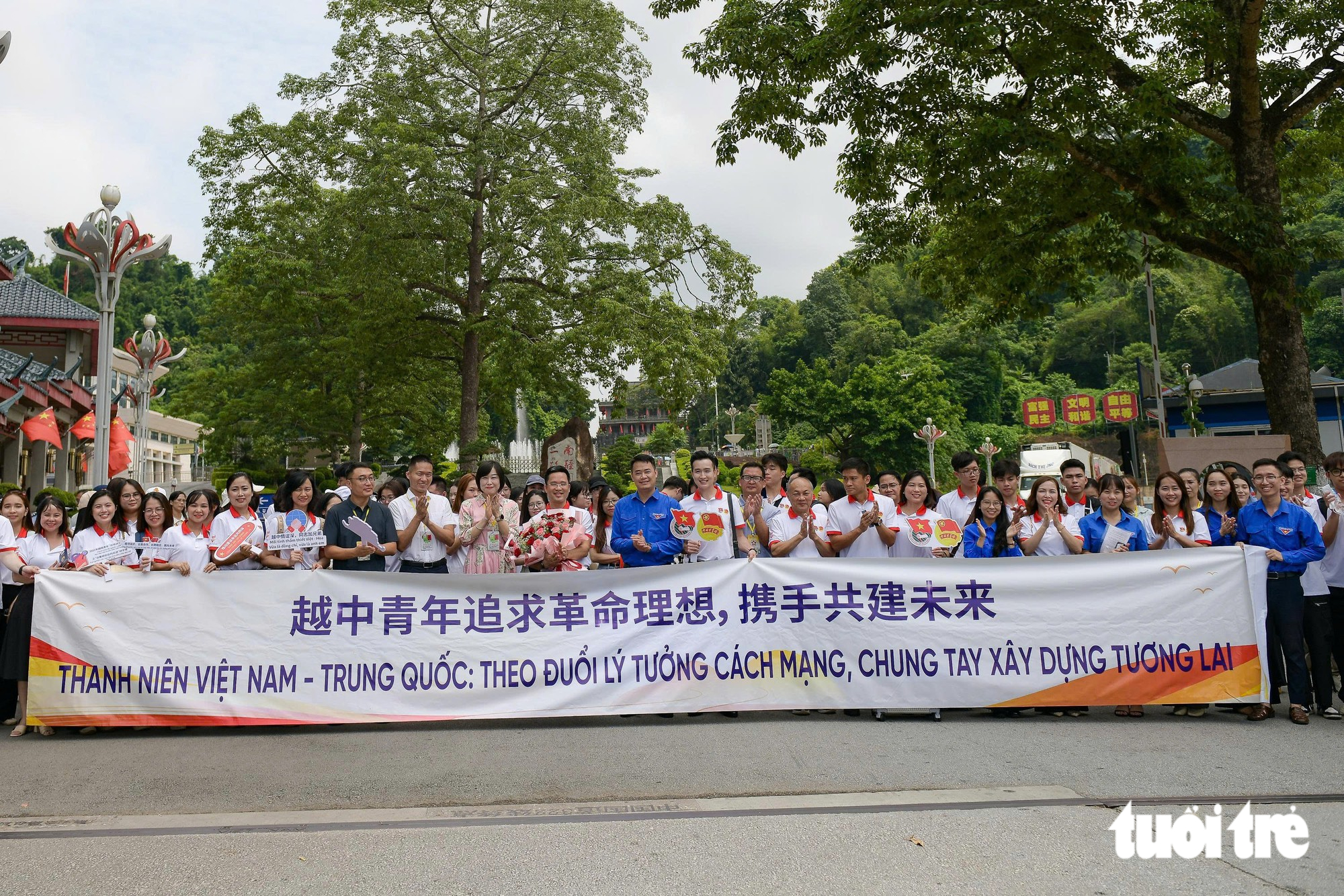 100 giáo viên, sinh viên Việt Nam đã tới Trung Quốc, bắt đầu ‘Hành trình đỏ’ theo dấu chân Bác Hồ - Ảnh 1.
