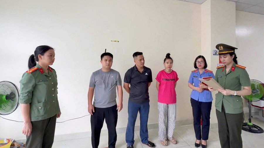 Thuê bác sĩ 'dỏm' mở cơ sở spa lừa 300 người chữa bệnh xương khớp - Ảnh 3.
