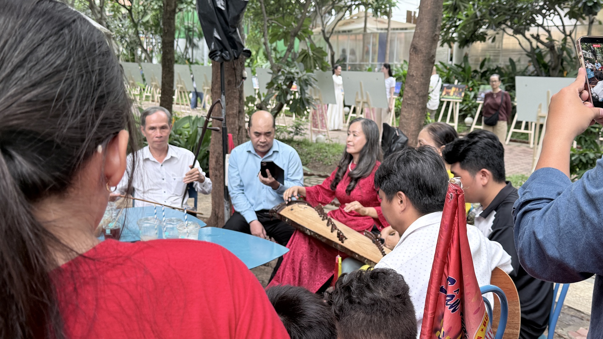 Nguyễn Á - thêm hai sách ảnh từ tình yêu - Ảnh 4.