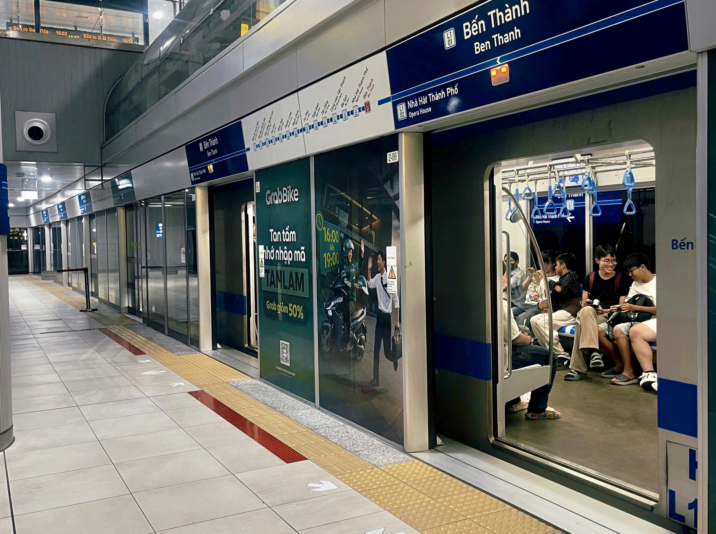 Hình ảnh đối lập về tuyến metro Bến Thành - Suối Tiên - Ảnh 4.