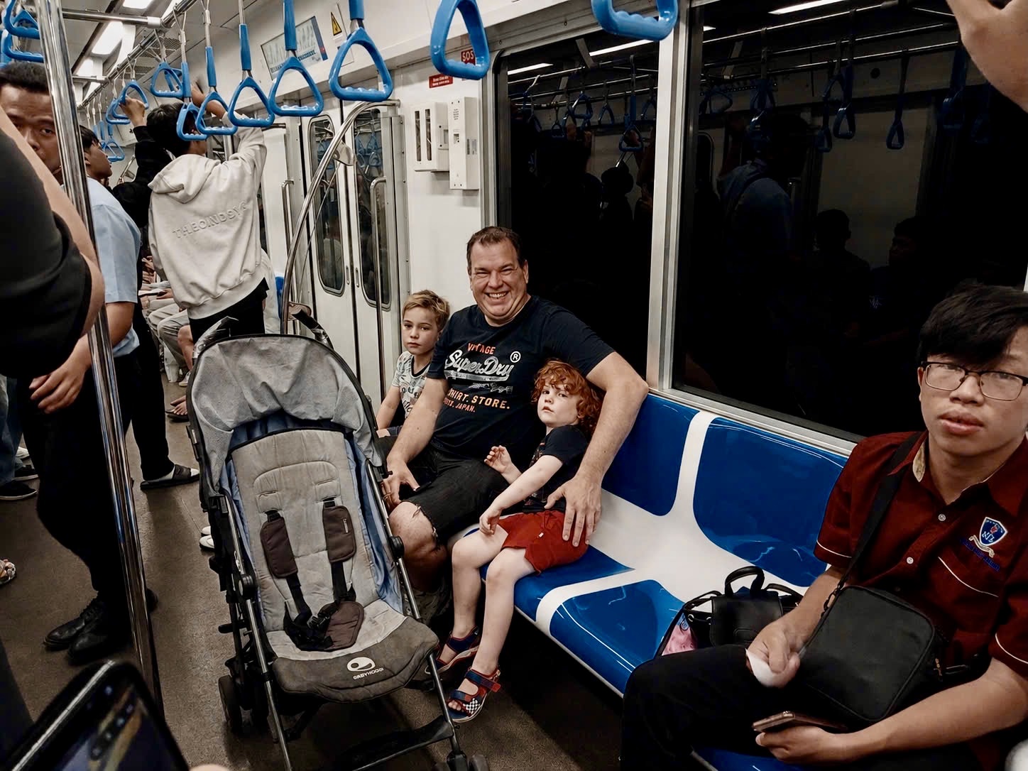 Hình ảnh đối lập về tuyến metro Bến Thành - Suối Tiên - Ảnh 11.