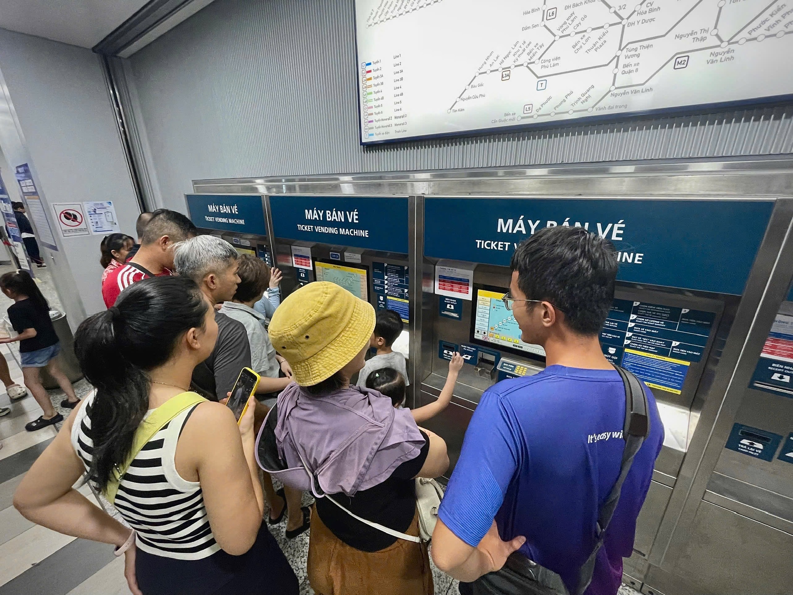 Hình ảnh đối lập về tuyến metro Bến Thành - Suối Tiên - Ảnh 6.