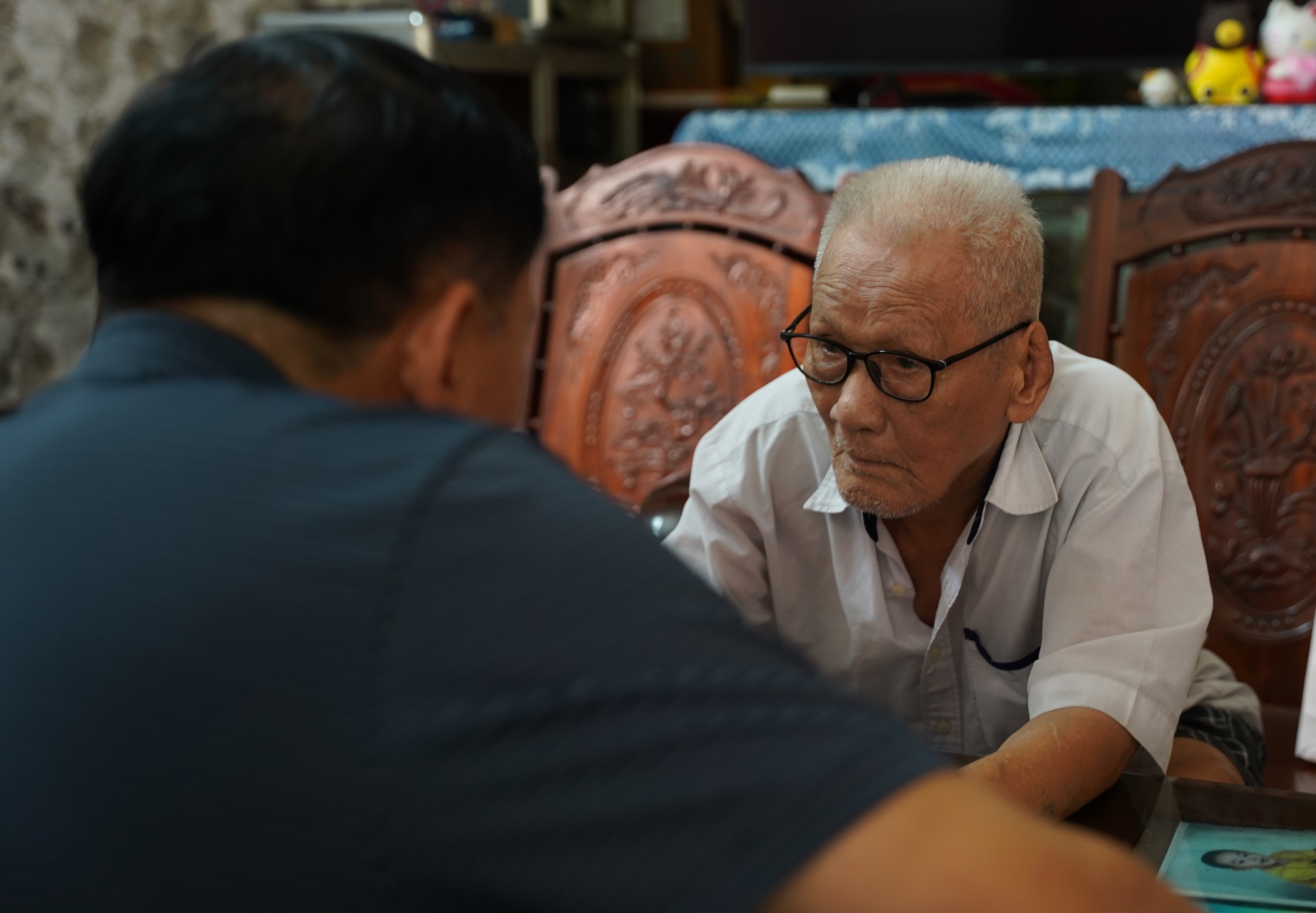 Từ Hà Nội vào Quảng Ngãi gặp y sĩ 96 tuổi tìm câu chuyện về người cha liệt sĩ - Ảnh 8.