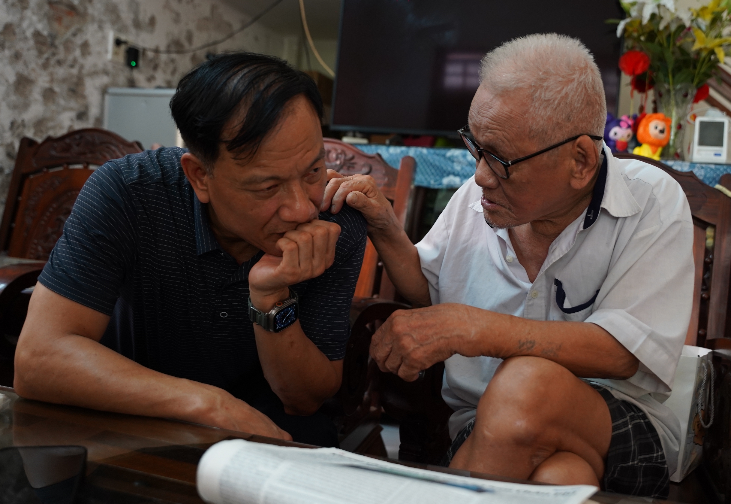 Từ Hà Nội vào Quảng Ngãi gặp y sĩ 96 tuổi tìm câu chuyện về người cha liệt sĩ - Ảnh 3.