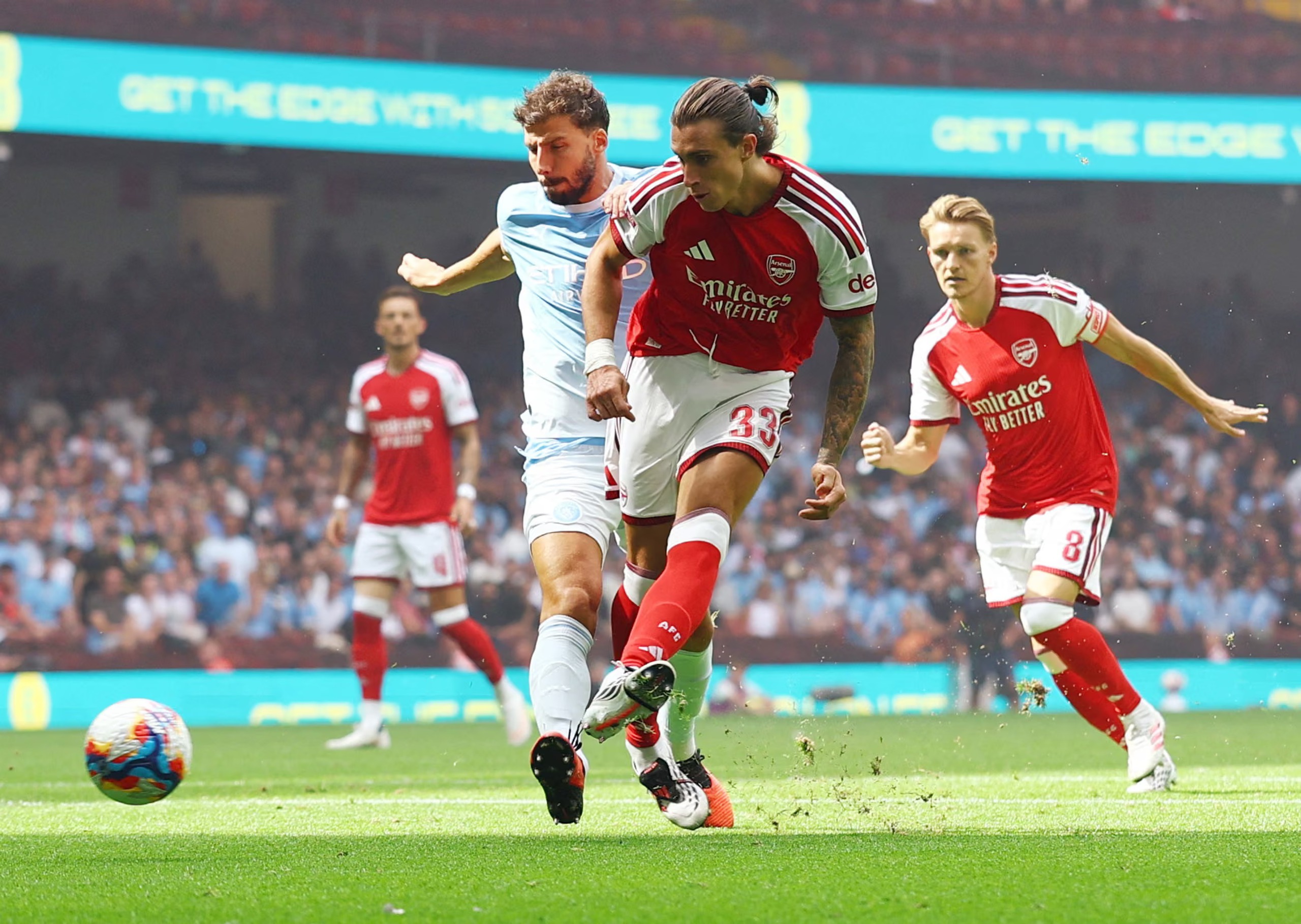 Không còn HLV Guardiola, Man City bị Arsenal đè bẹp - Ảnh 1.
