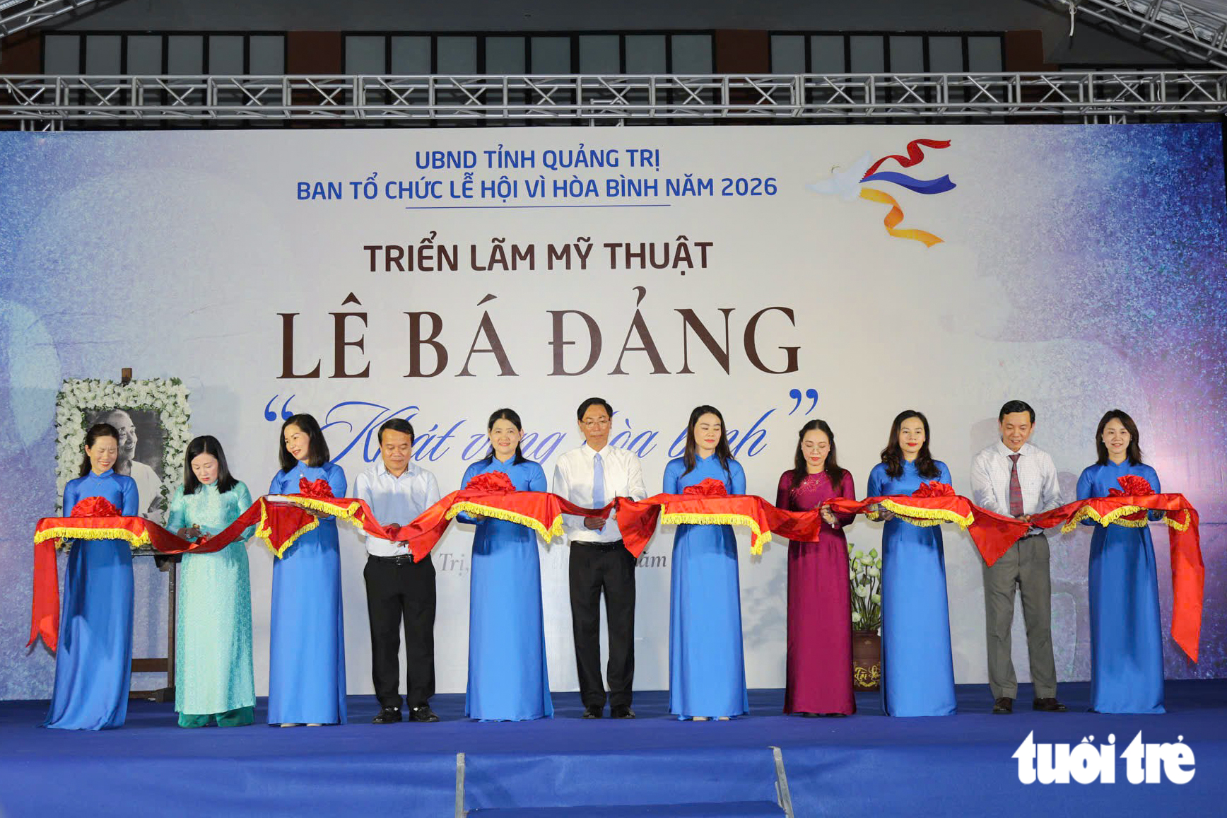 Gia đình tặng 29 tác phẩm Lê Bá Đảng cho Quảng Trị để kể câu chuyện khát vọng hòa bình trên quê hương - Ảnh 3.