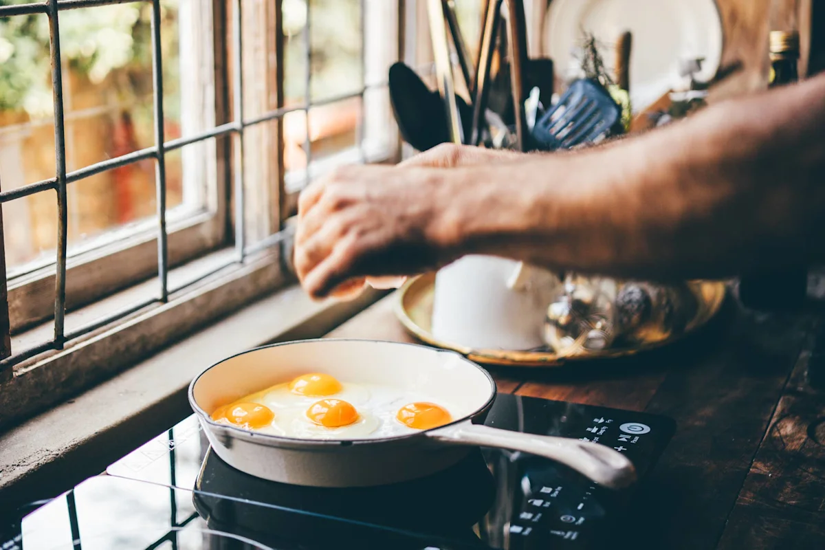Người bị gan nhiễm mỡ có nên ăn trứng mỗi ngày? - Ảnh 1.
