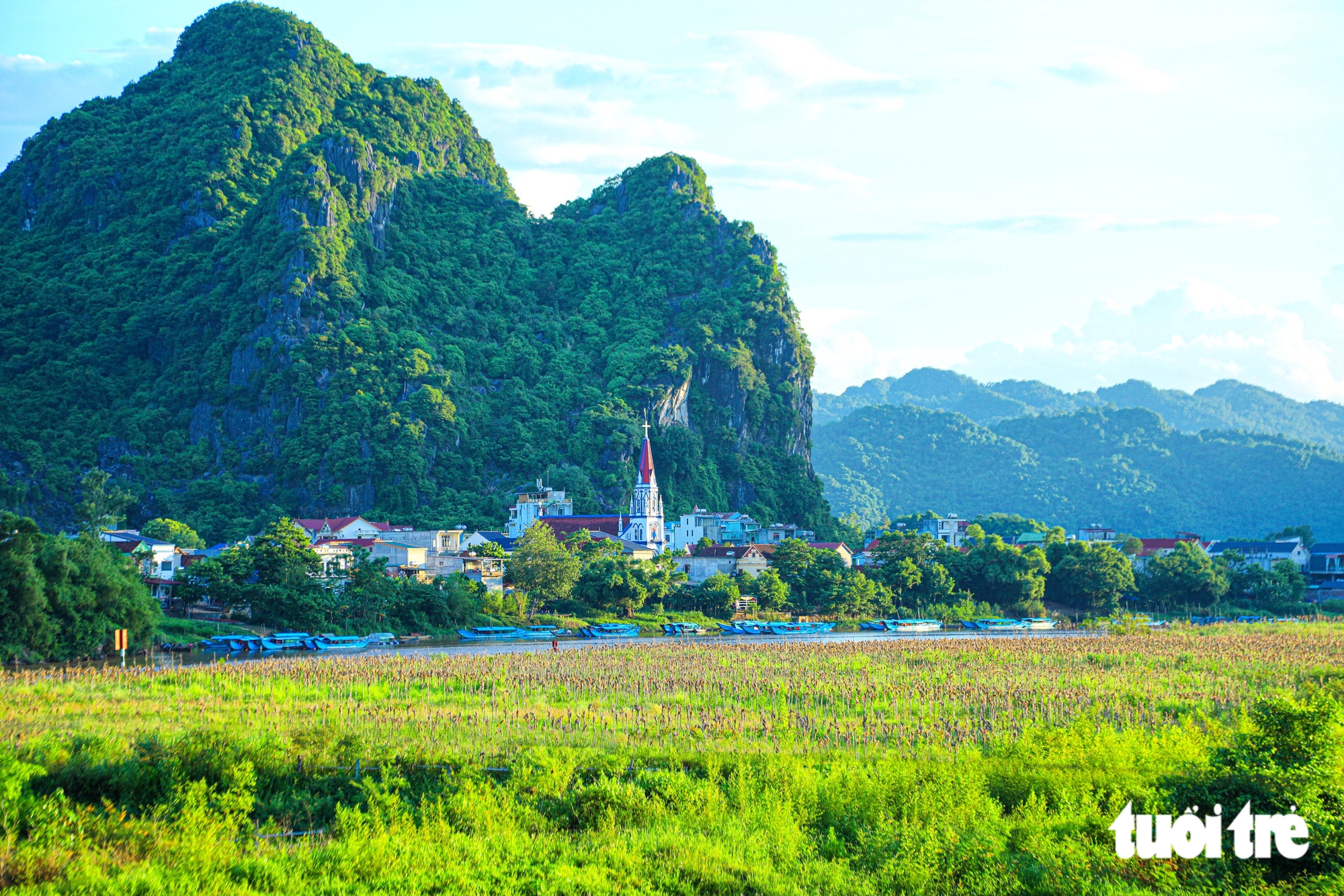 Về Phong Nha ngắm sông Son đỏ ngầu, nghe truyền thuyết mối tình gắn liền với tên sông - Ảnh 8.