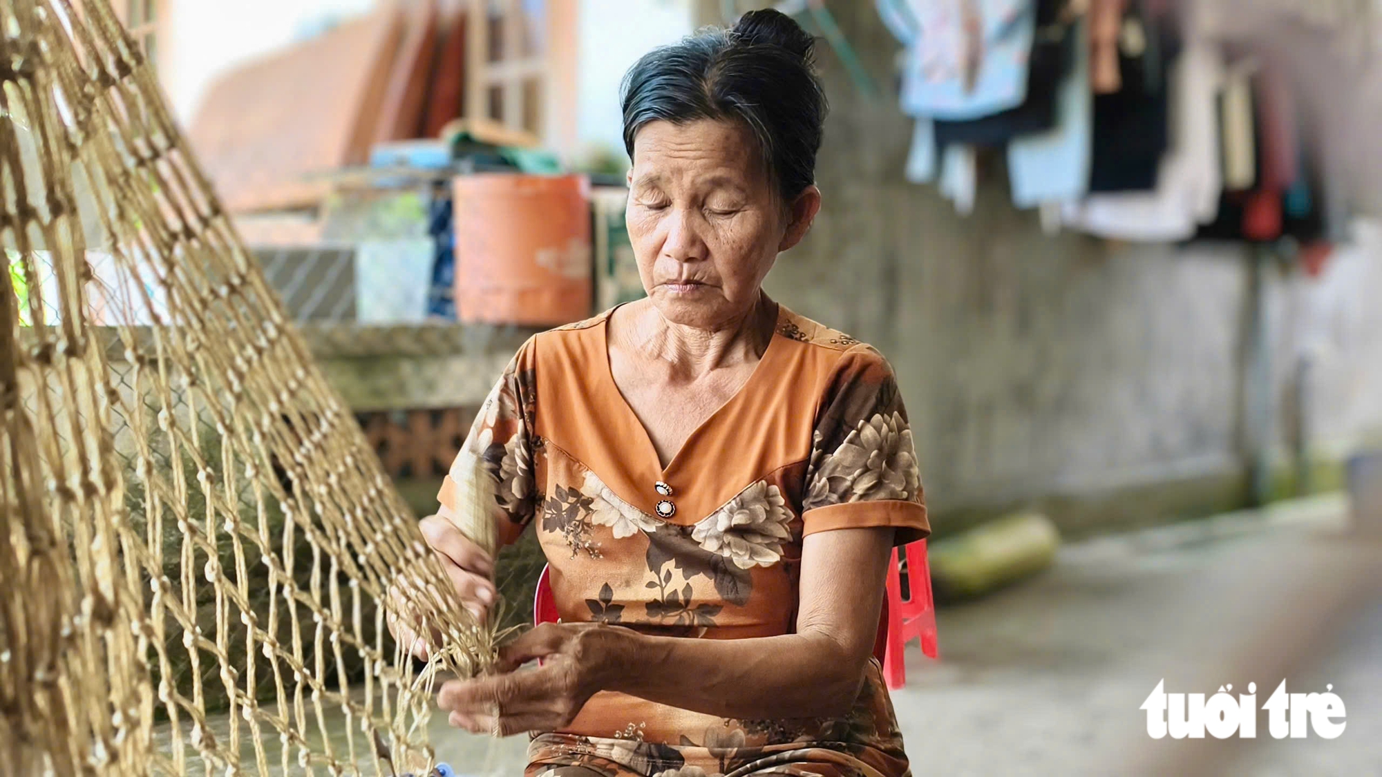 Những người giữ nghề đan võng gần trăm năm ở Quảng Ngãi - Ảnh 2.