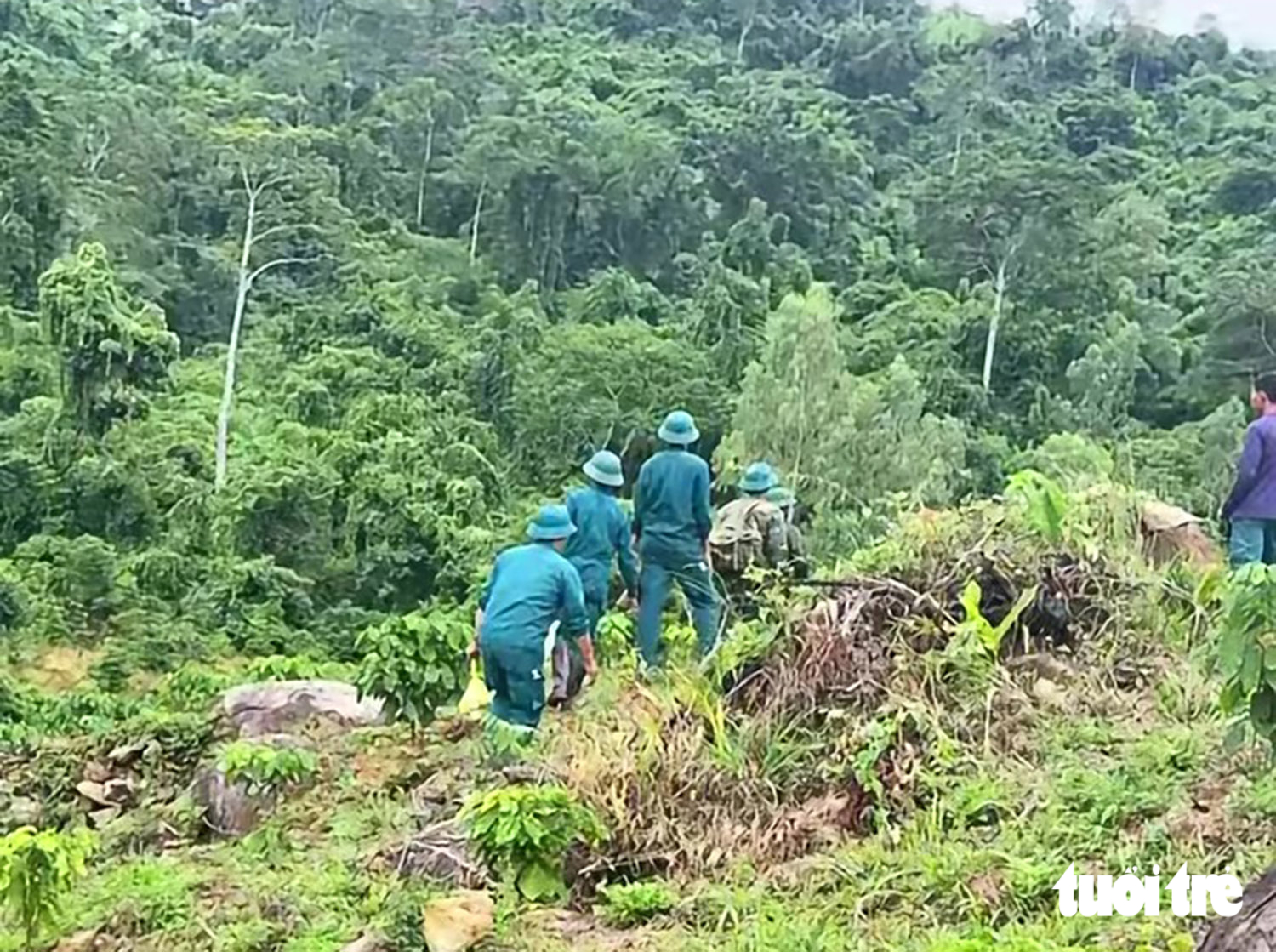 越南男孩神秘失蹤一個月,尋親之路充滿淚水