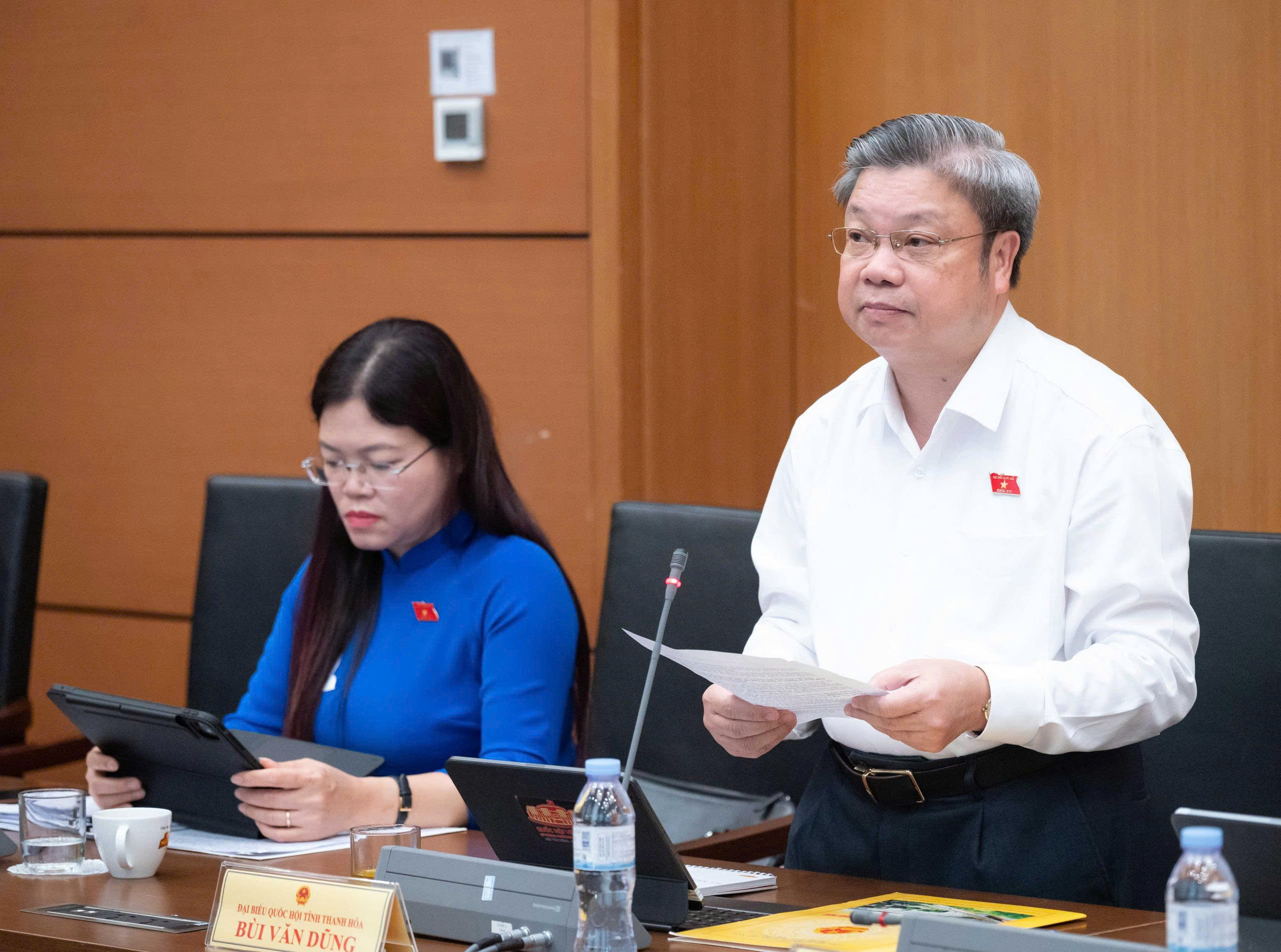Nêu câu hỏi 'tại sao giá nhà cao', Thủ tướng Lê Minh Hưng giải đáp loạt lý do - Ảnh 2.