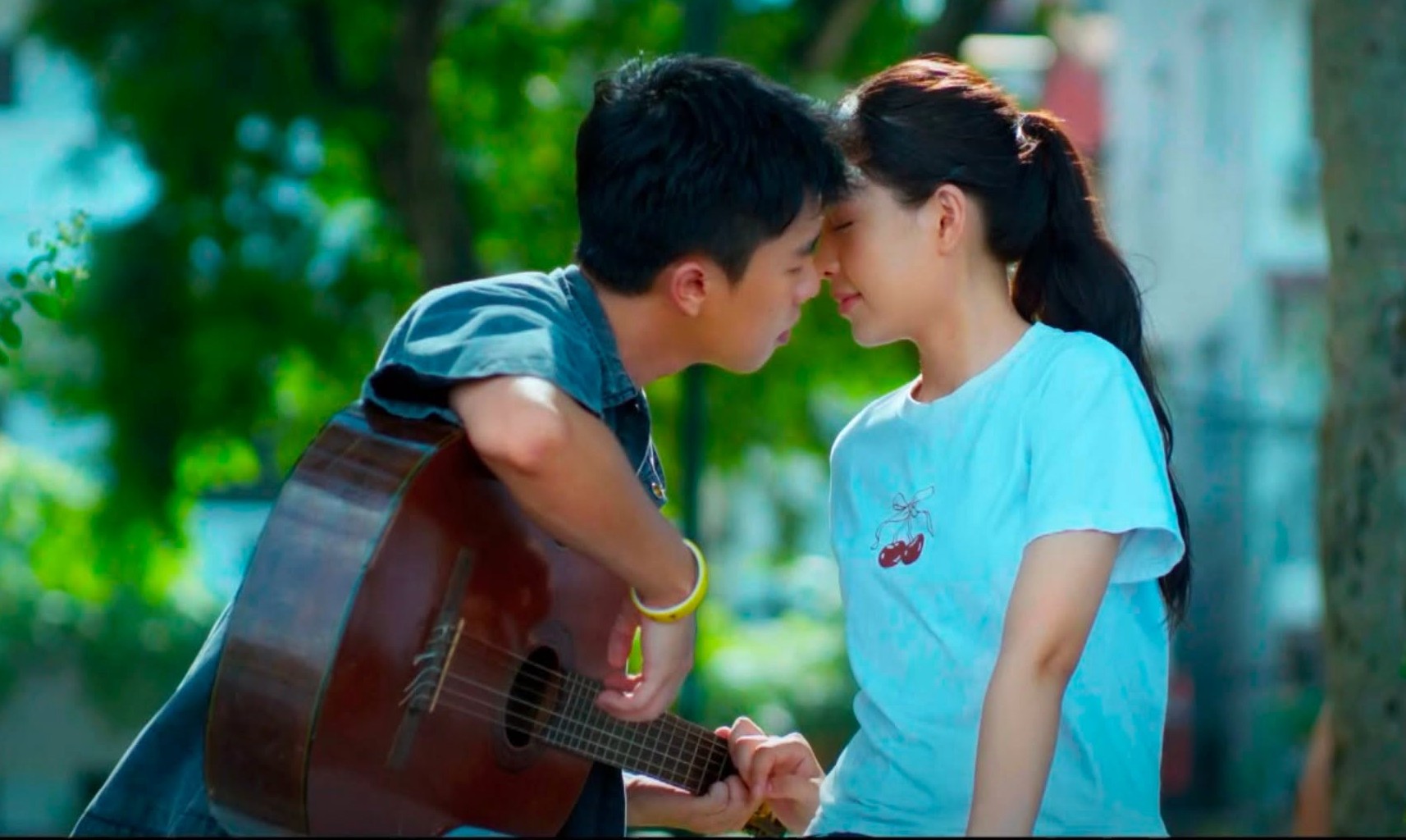 Nụ cười trong trẻo của Long Vũ, Lưu Ly, Nguyễn Trinh gây vương vấn trong Mùa hè năm ấy - Ảnh 1.