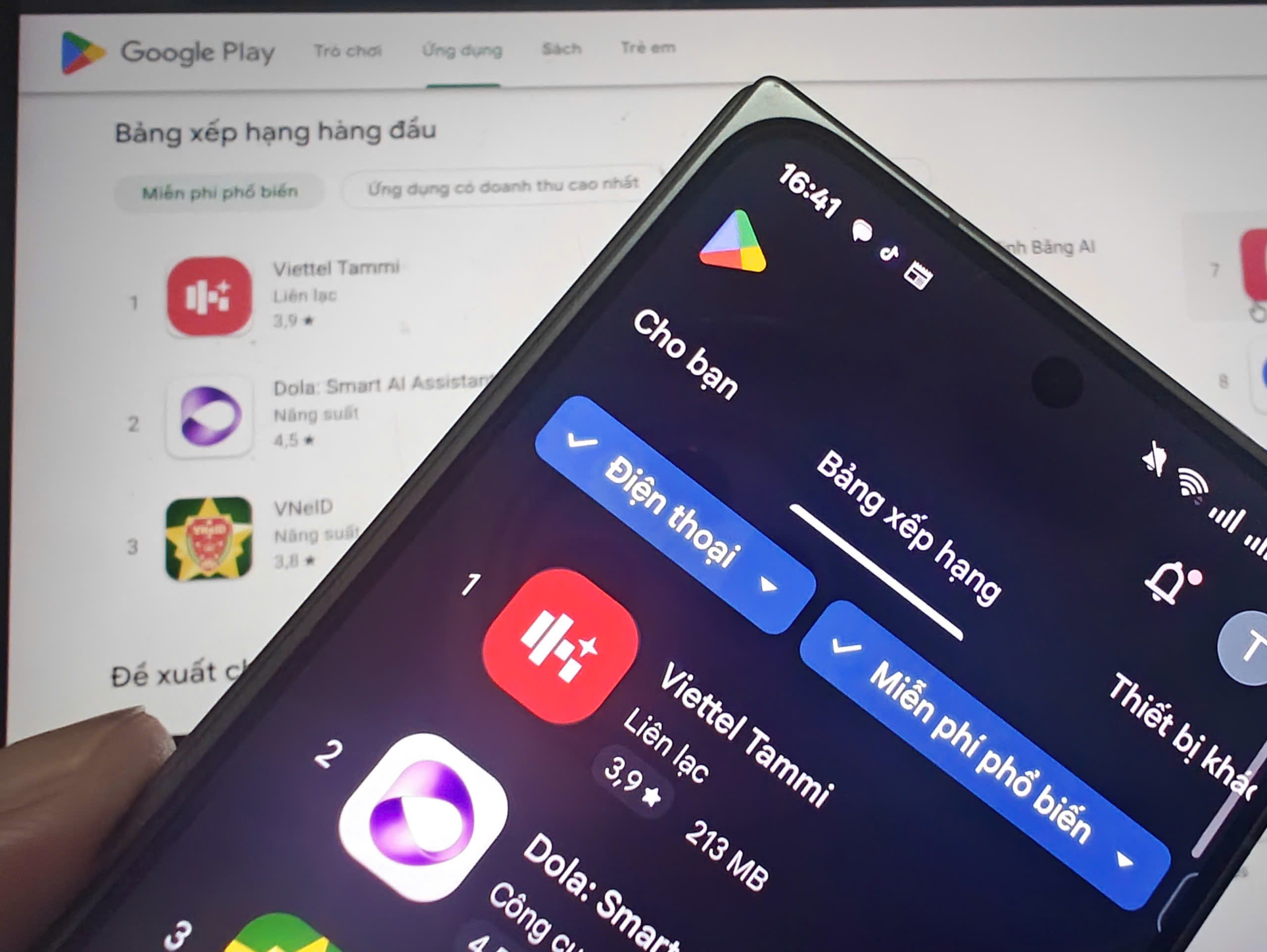 Một ứng dụng Việt bất ngờ lên số 1 kho ứng dụng Google và Apple - Ảnh 1.