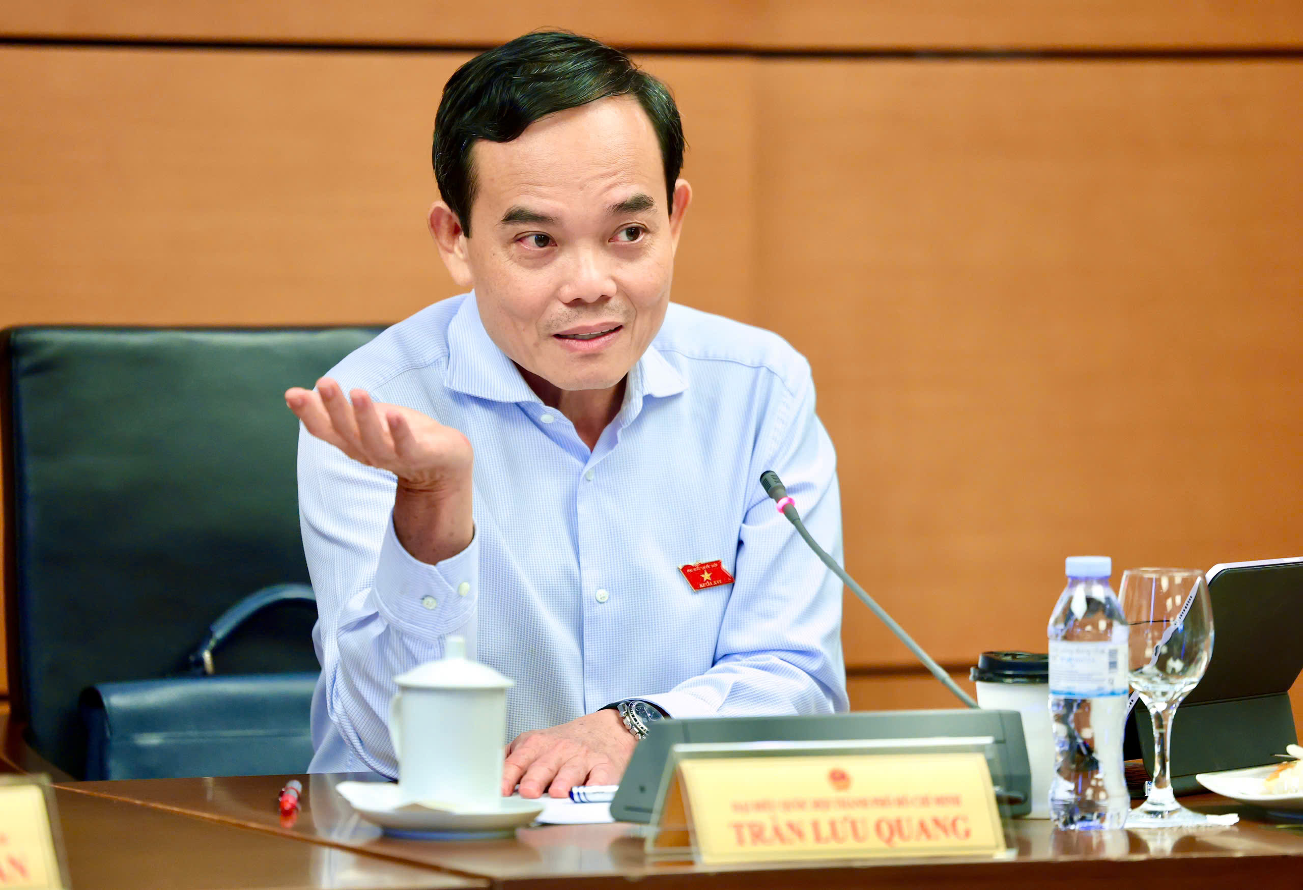 Bí thư Trần Lưu Quang: TP.HCM nghiên cứu thí điểm trạm y tế xã, phường trực thuộc các bệnh viện lớn - Ảnh 2.