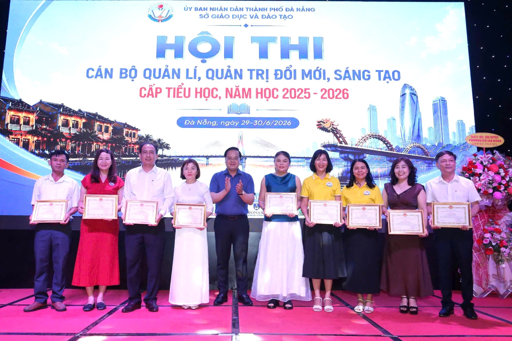 Thầy hiệu trưởng đưa chuyển đổi số lên rẻo cao - Ảnh 5.