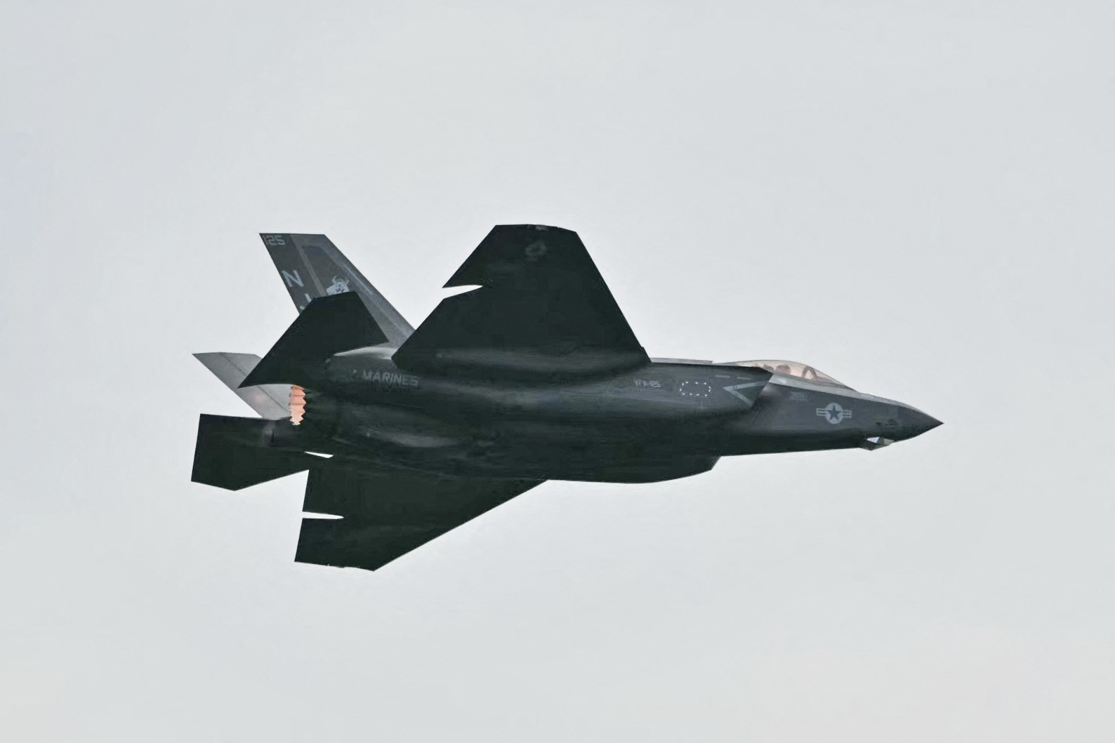 Iran tuyên bố tiêu diệt 6 tiêm kích F-35, làm hư hại 3 chiếc nữa - Ảnh 1.