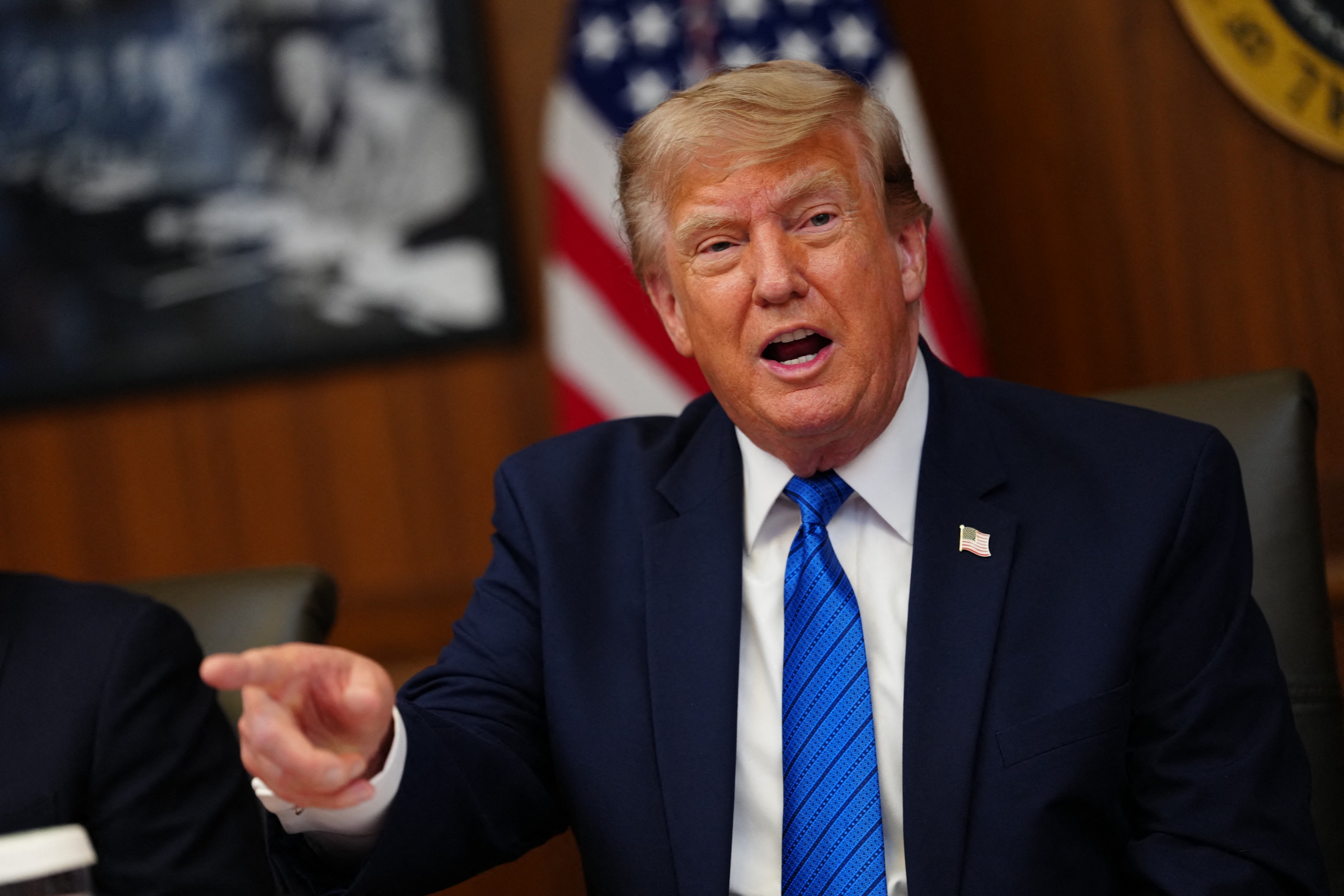 Ông Trump tuyên bố tạm hoãn tấn công Iran để chờ thỏa thuận - Ảnh 1.