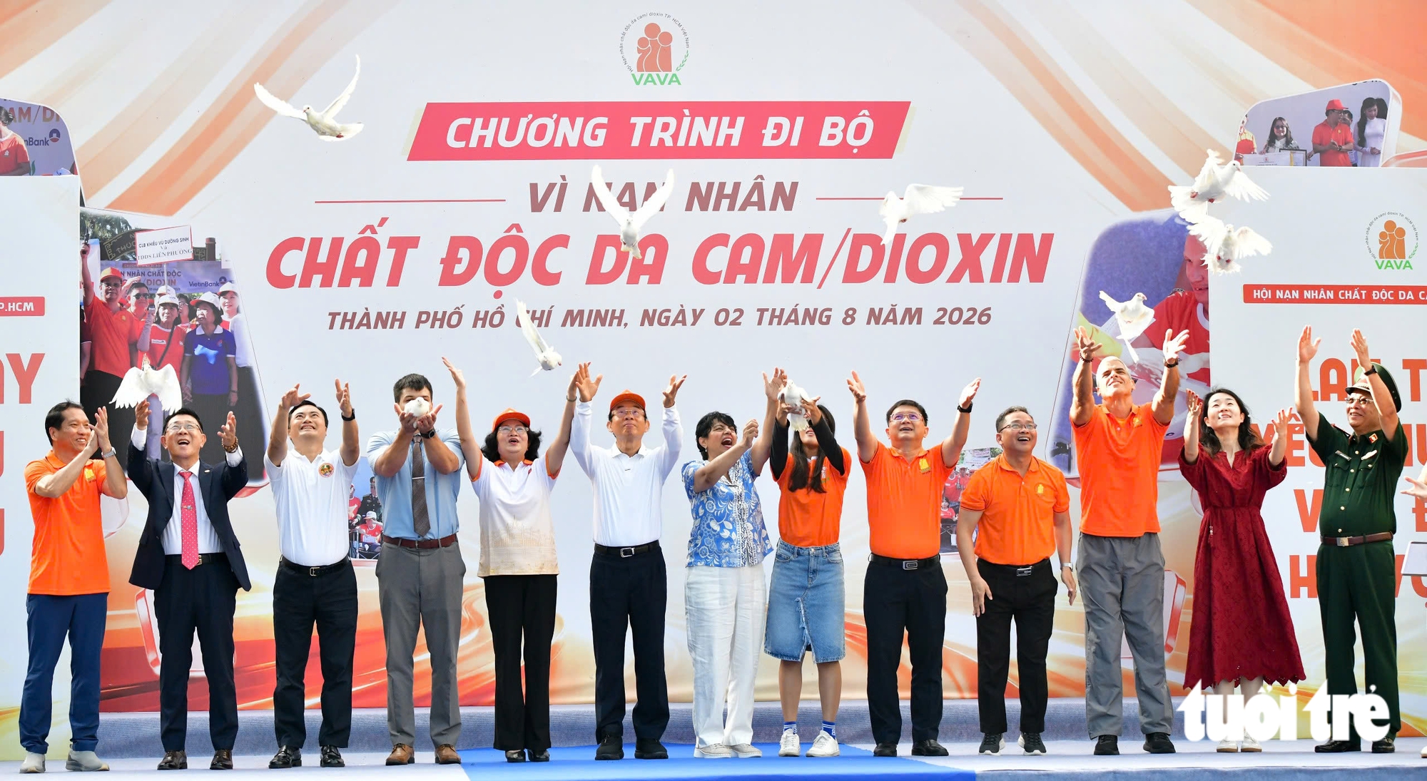 Phố đi bộ Nguyễn Huệ ngập sắc cam đồng hành vì nạn nhân chất độc da cam 2026 - Ảnh 1.
