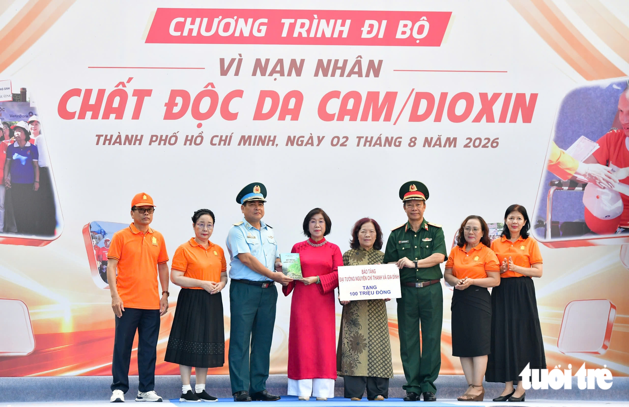 Phố đi bộ Nguyễn Huệ ngập sắc cam đồng hành vì nạn nhân chất độc da cam 2026 - Ảnh 2.