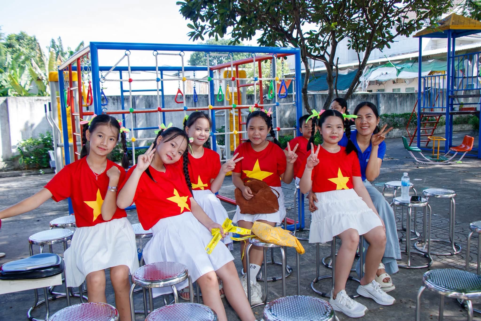 Khánh thành bức tường hữu nghị Việt Nam - Malaysia và điểm sinh hoạt cộng đồng cho thiếu nhi - Ảnh 3.