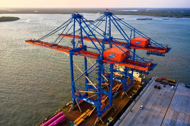 Chủ tịch phường Tân Phước Huỳnh Trung Sơn: Thành công của FTZ là vinh dự của chính quyền đô thị cảng - Ảnh 1.