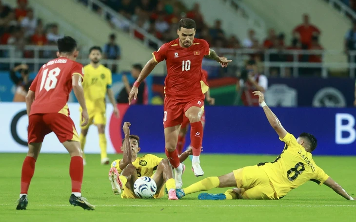 Vietnam-Thailand ASEAN Cup final tickets sell out within hours of online sales - Ảnh 1.