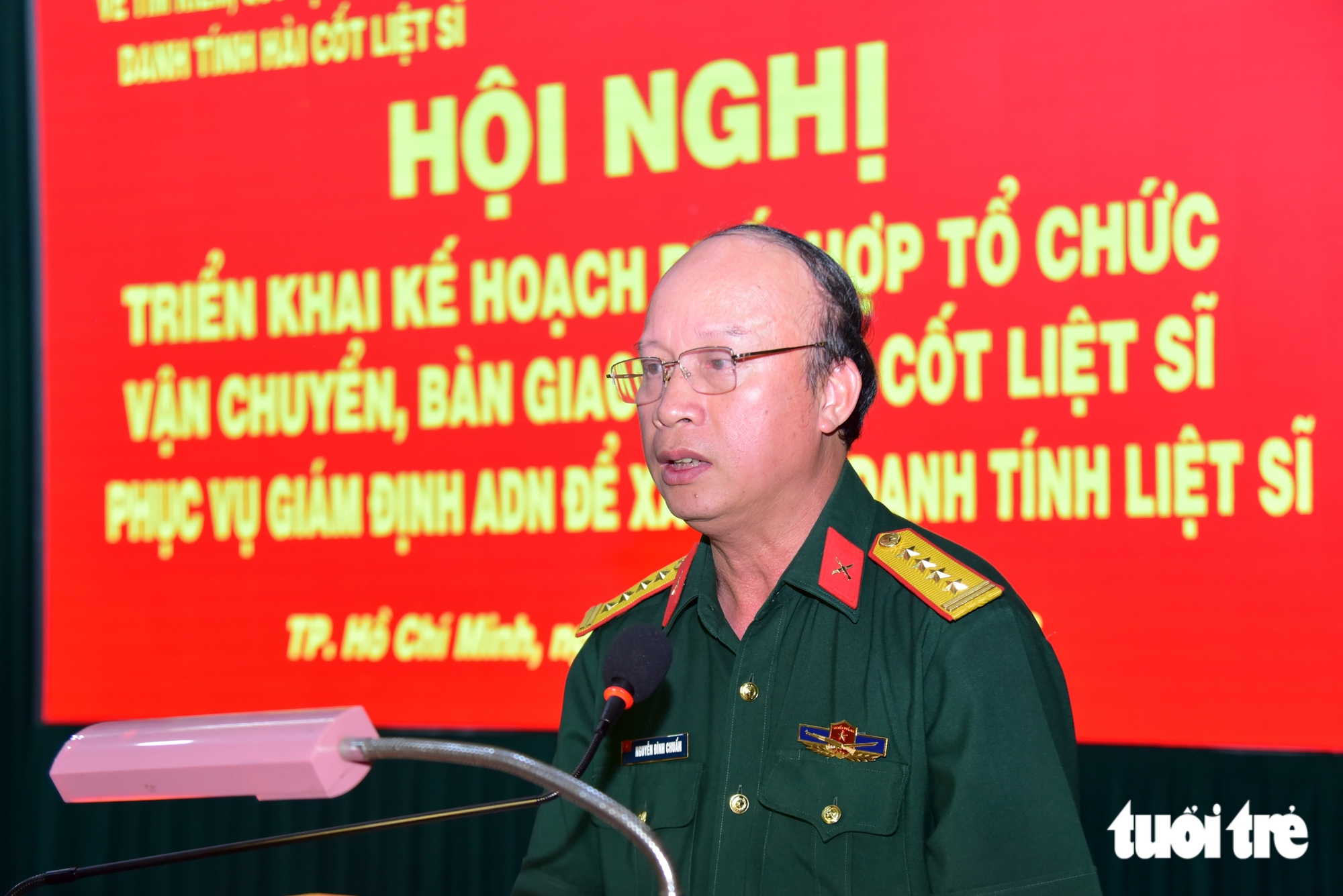 TP.HCM đưa 7.104 mẫu hài cốt liệt sĩ ra Hà Nội bằng máy bay quân sự - Ảnh 1.