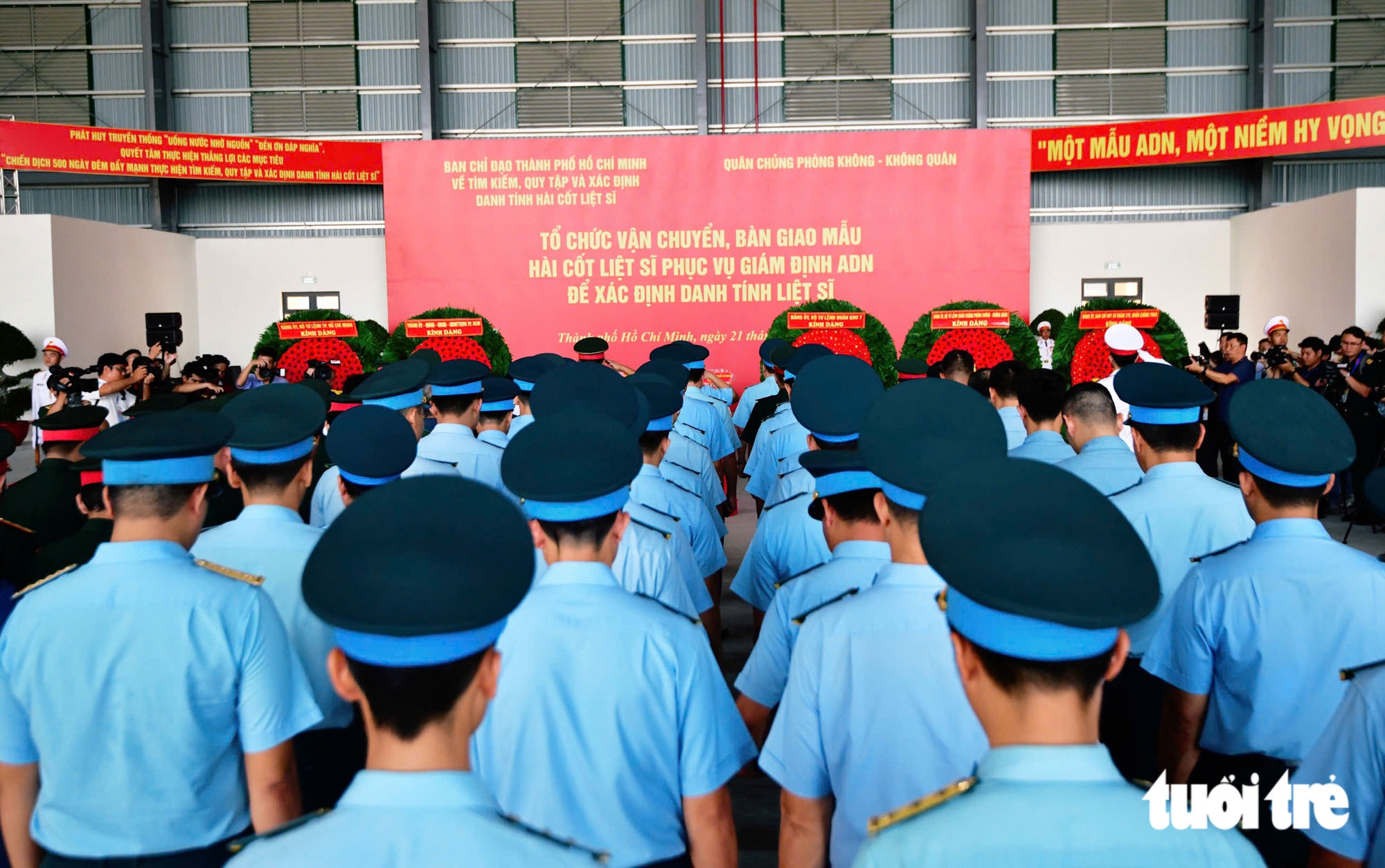 Over 7,000 martyr remains samples leave Ho Chi Minh City for Hanoi for DNA testing - Ảnh 4.