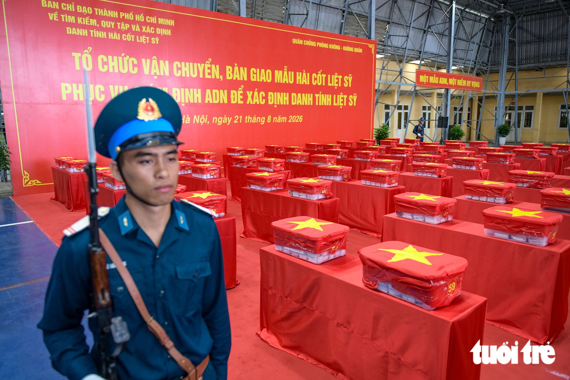 7.104 mẫu sinh phẩm hài cốt liệt sĩ từ TP Hồ Chí Minh đã tới Hà Nội - Ảnh 13.