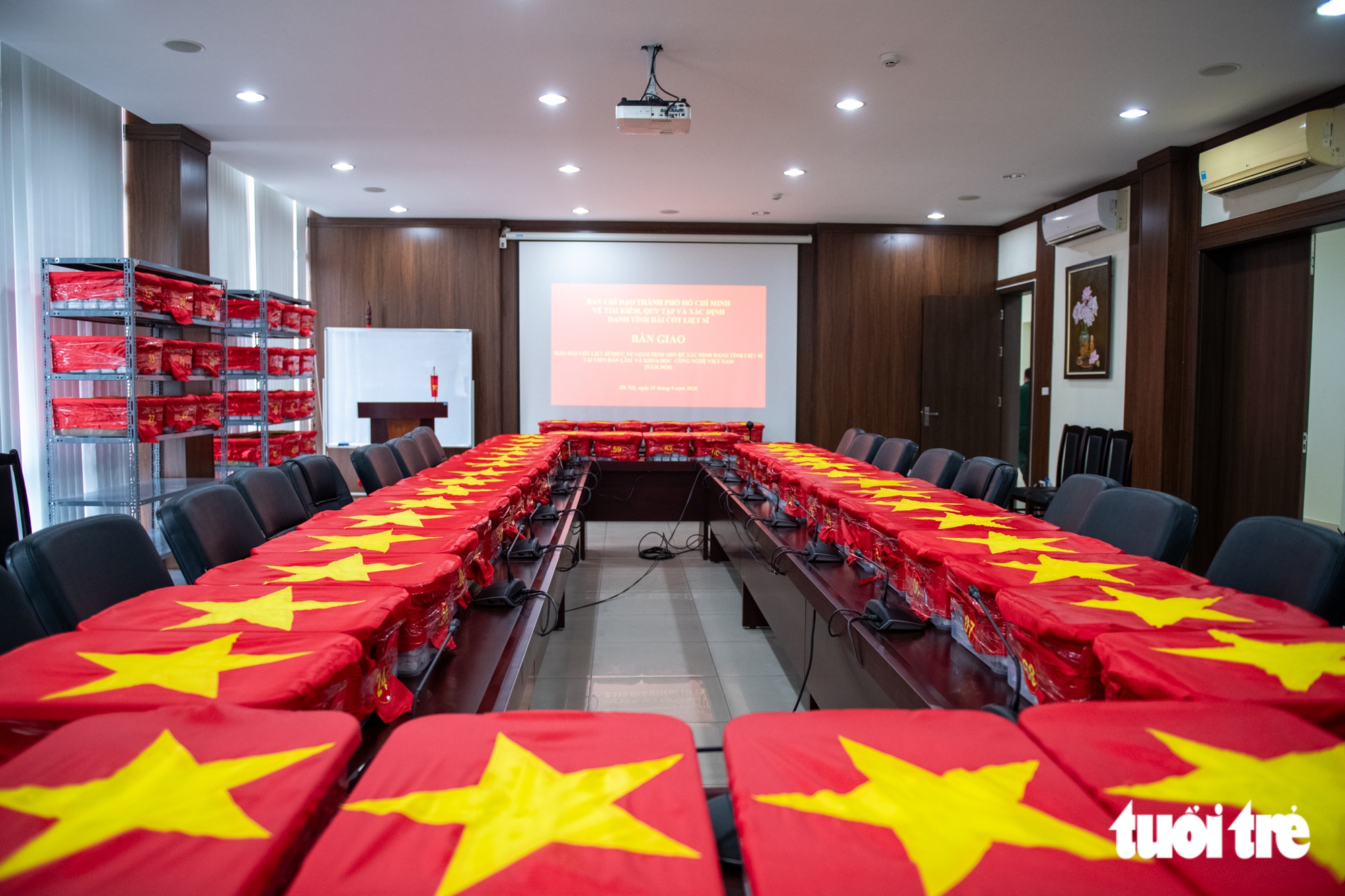 Phi công máy bay vận chuyển 7.104 mẫu sinh phẩm hài cốt liệt sĩ: Đây là một nhiệm vụ lịch sử, đặc biệt - Ảnh 11.