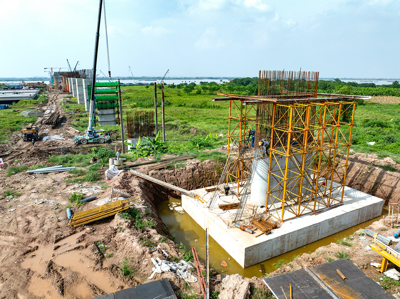 7 Cây cầu qua sông Hồng biến đổi không gian đô thị Hà Nội năm 2026 - Ảnh 7.