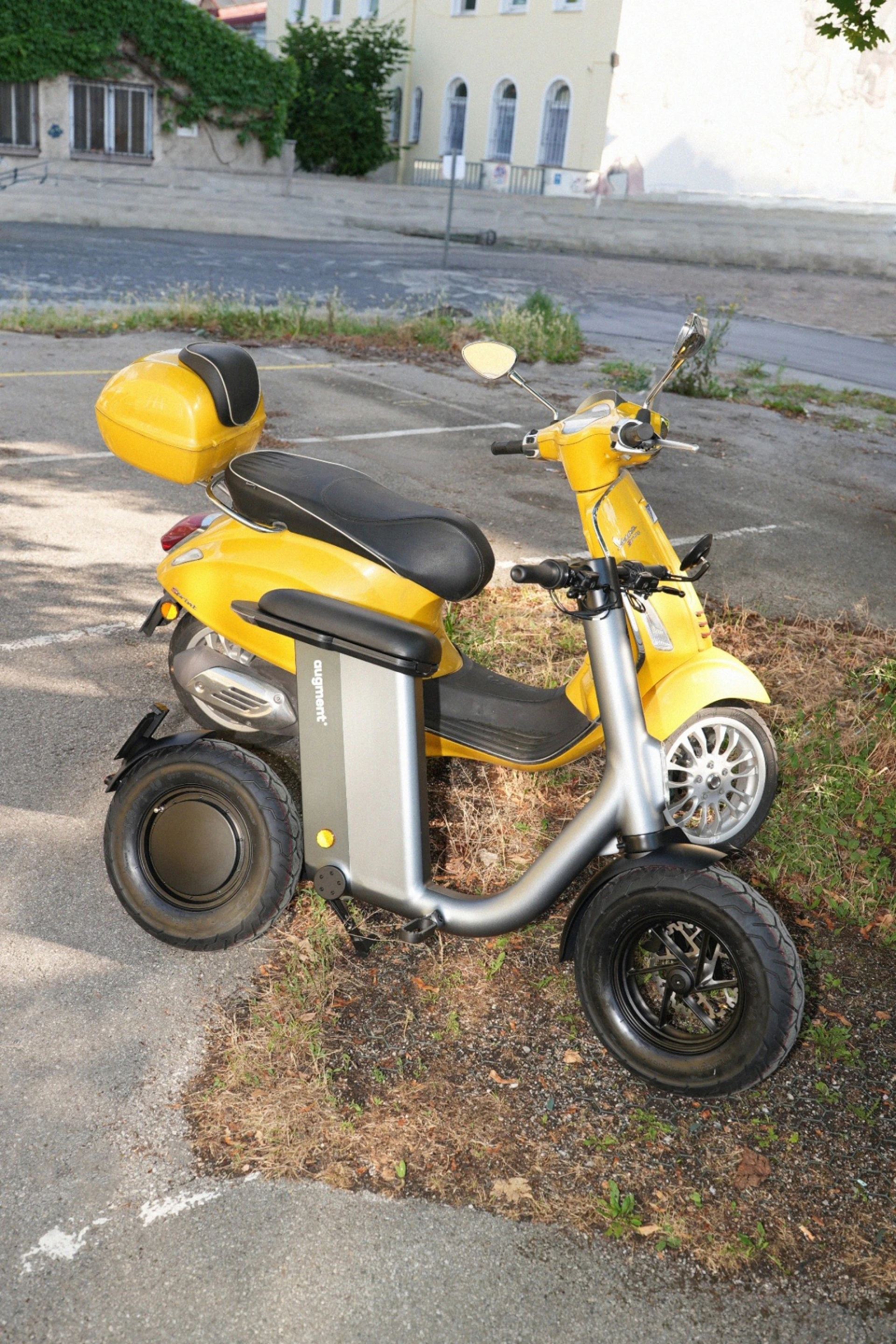 Xe máy điện không lo phải tìm chỗ đỗ: Lái như Vespa nhưng tiện như xe gấp, chỉ dài hơn nửa Honda SH - Ảnh 7.