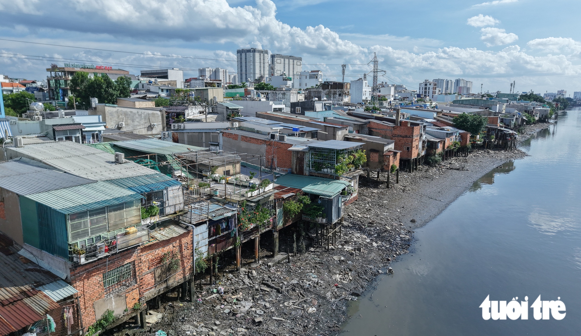Toàn cảnh bờ Nam kênh Đôi: Hàng ngàn căn nhà chông chênh chờ giải tỏa - Ảnh 7.