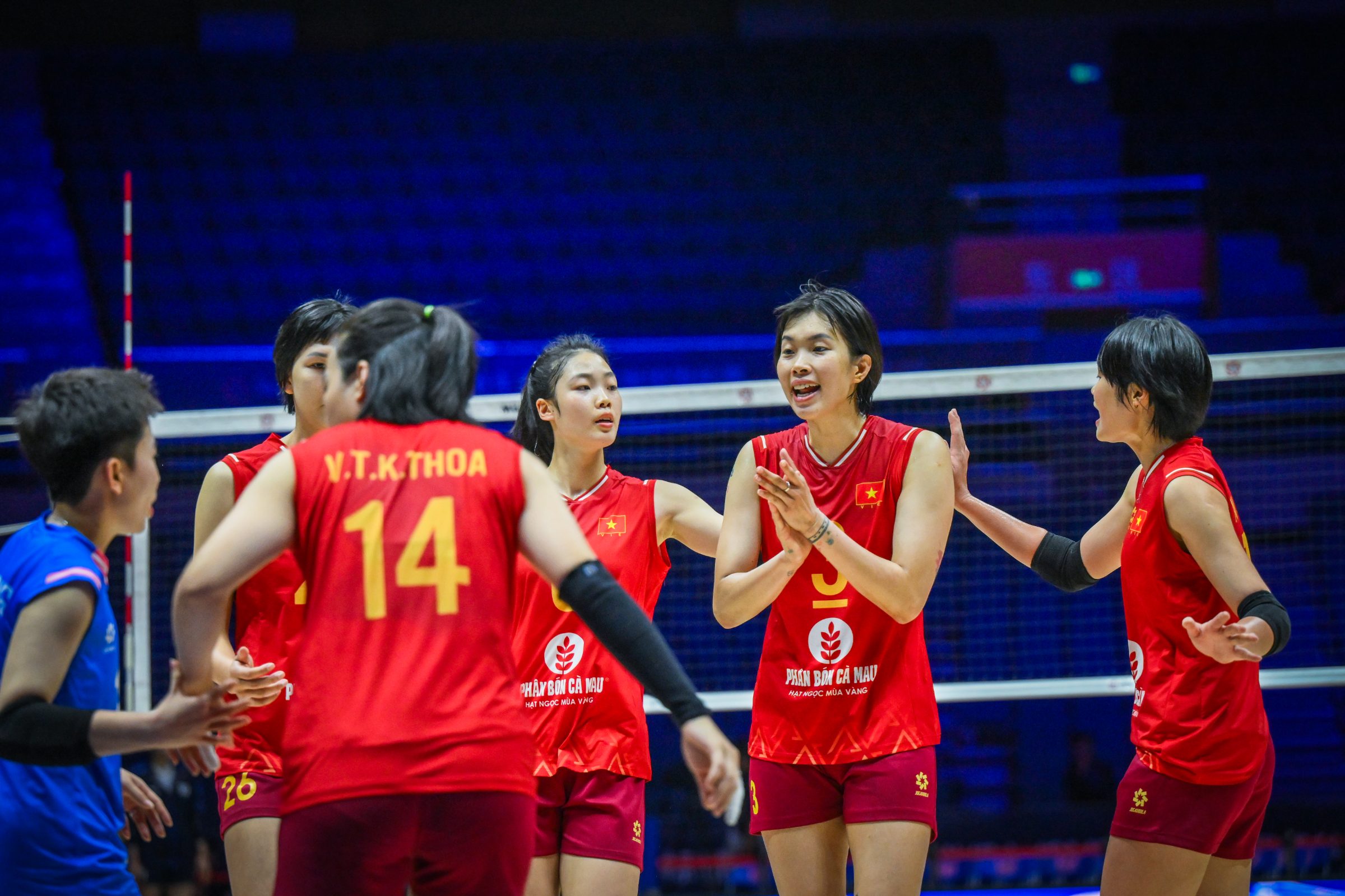 Chơi hay, bóng chuyền nữ Việt Nam vẫn thua đáng tiếc Hàn Quốc - Ảnh 2.
