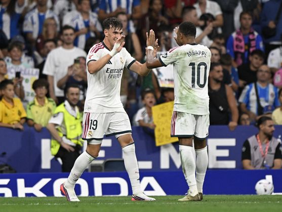 Real Madrid vất vả giành 3 điểm, trong trận đầu tiên Mourinho 'tái xuất' ở La Liga - Ảnh 1.
