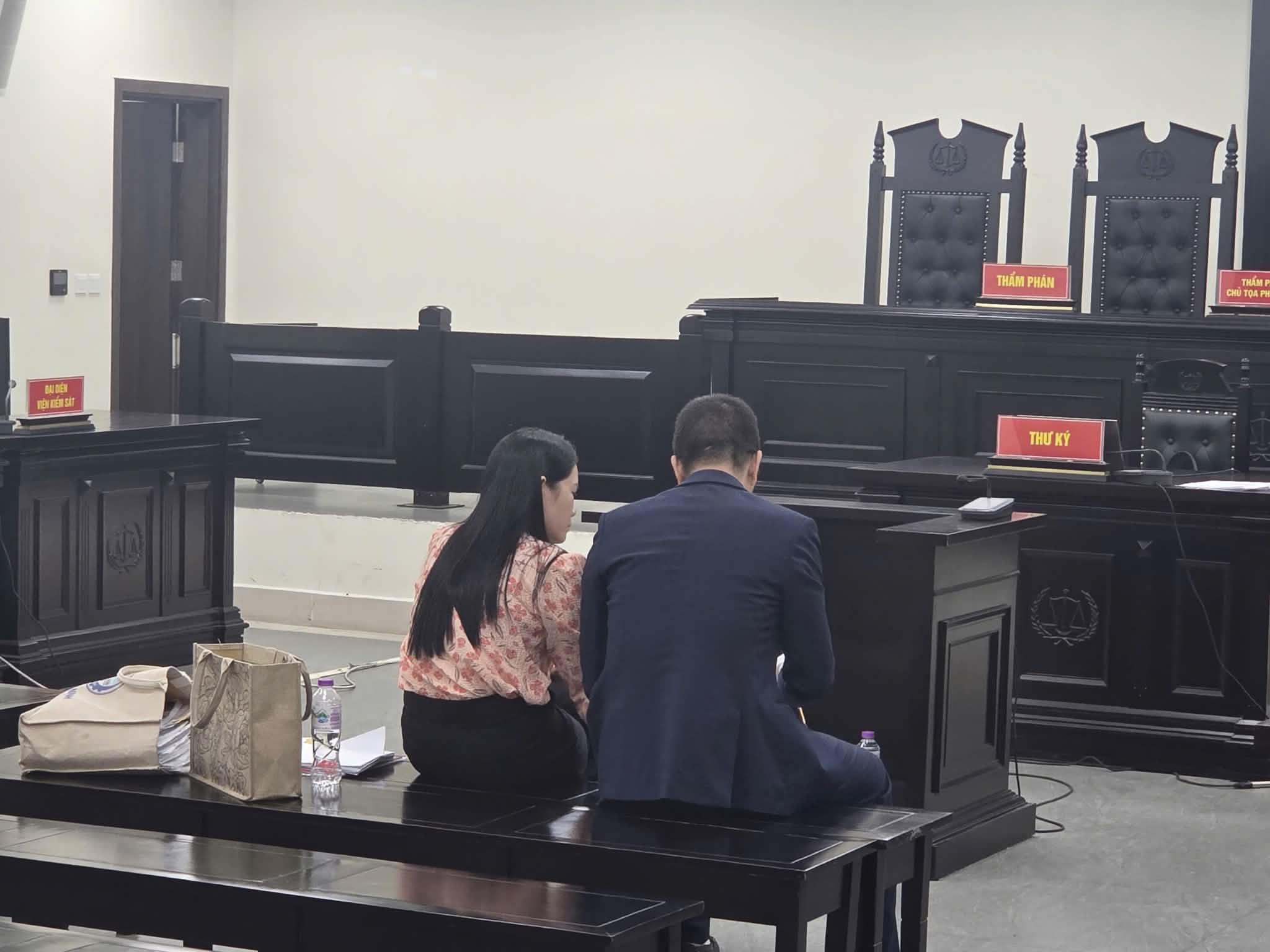 Phúc thẩm vụ nữ công chức xã tham ô hơn 4 triệu đồng, lãnh 5 năm tù - Ảnh 1.