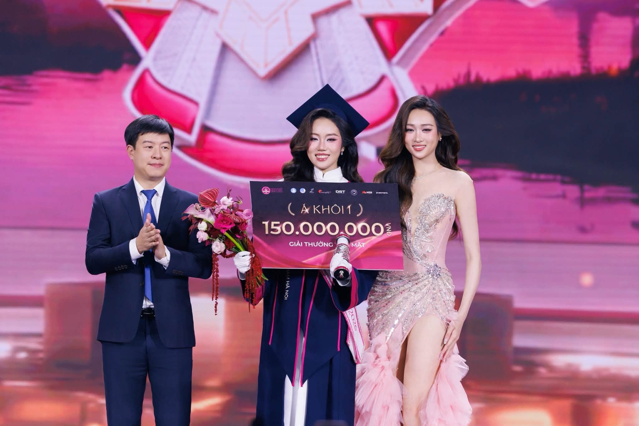 Trường đại học Y Hà Nội lần thứ hai liên tiếp có Hoa khôi Sinh viên Việt Nam - Ảnh 3.
