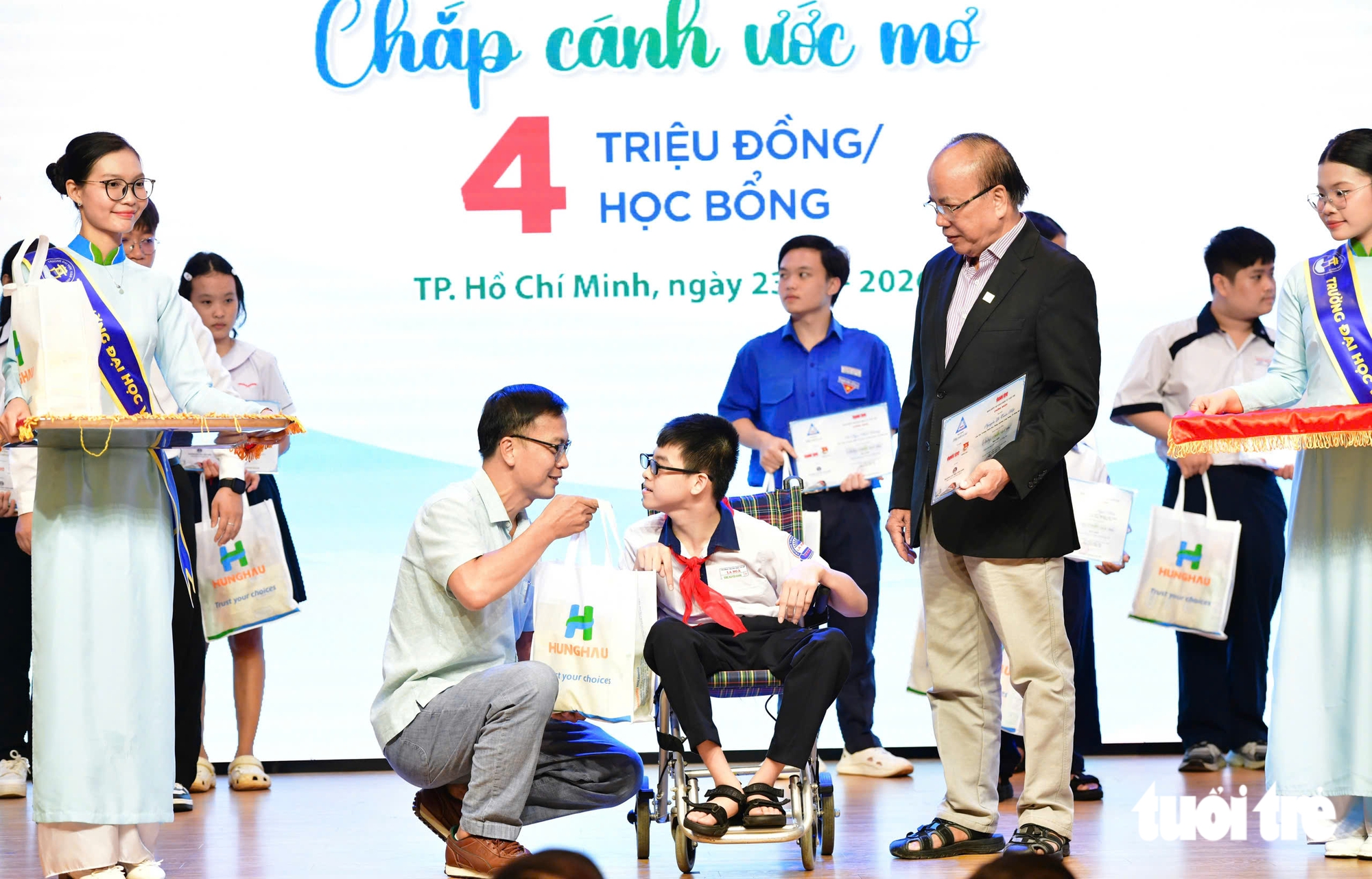 Giấu bạn, lớp trưởng viết thư nhờ ‘Chắp cánh ước mơ’ giúp bạn cùng lớp - Ảnh 15.