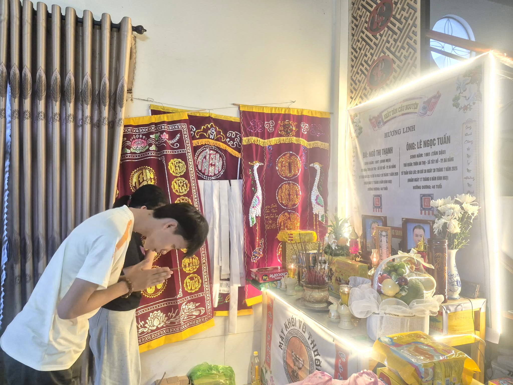 Xóa nợ 1,7 tỉ cho 2 vợ chồng bị điện giật: Khóc vì xúc động - Ảnh 2.