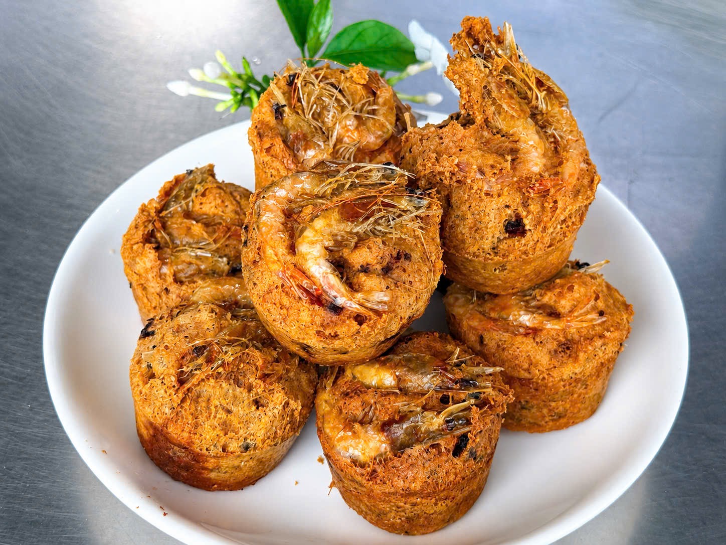 Về Đại Tâm ăn bánh cóng, thăm người bạn Khmer - Ảnh 1.