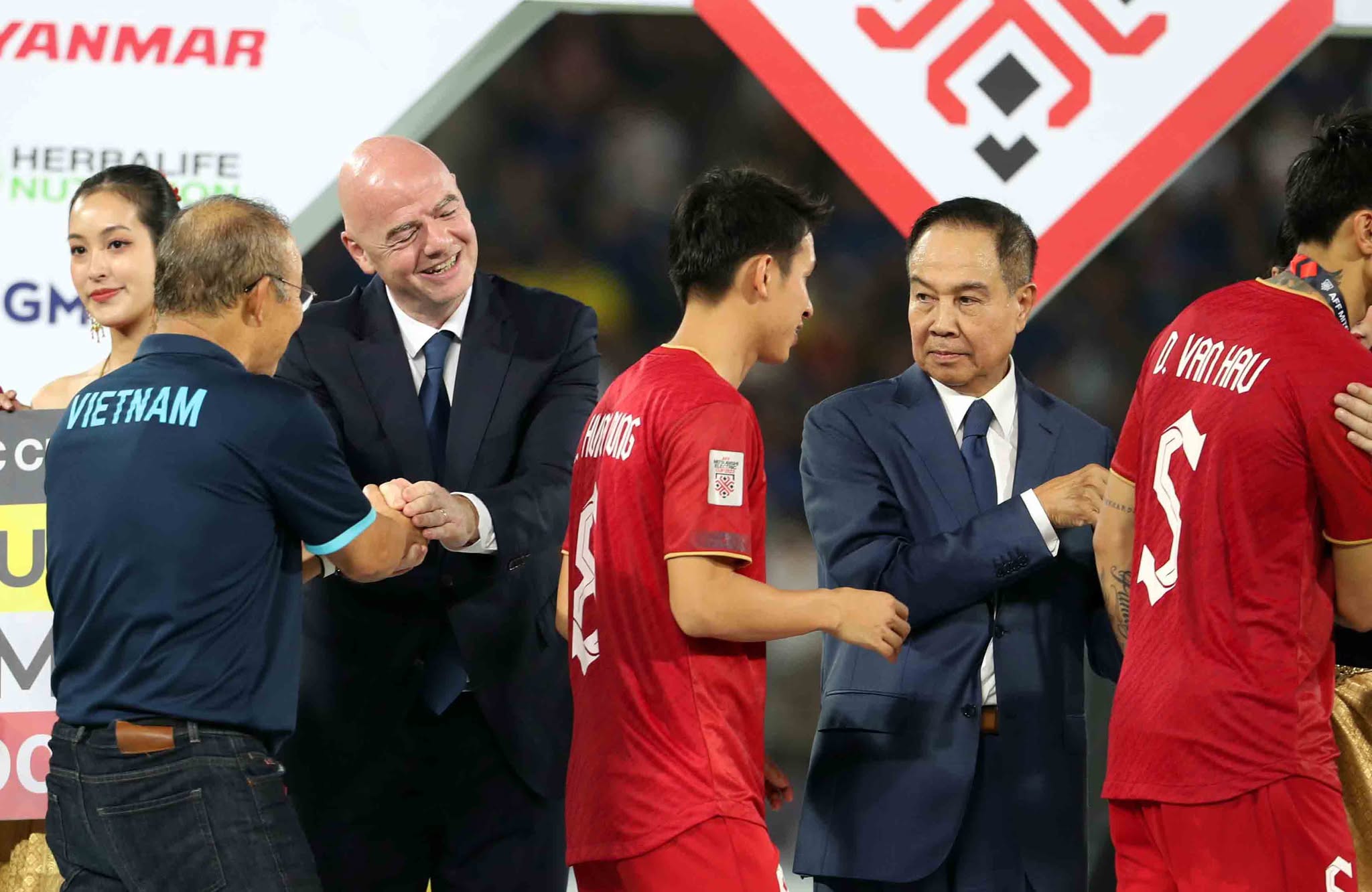Ông Gianni Infantino sẽ chứng kiến và trao cúp vô địch ASEAN Cup 2026 - Ảnh 2.